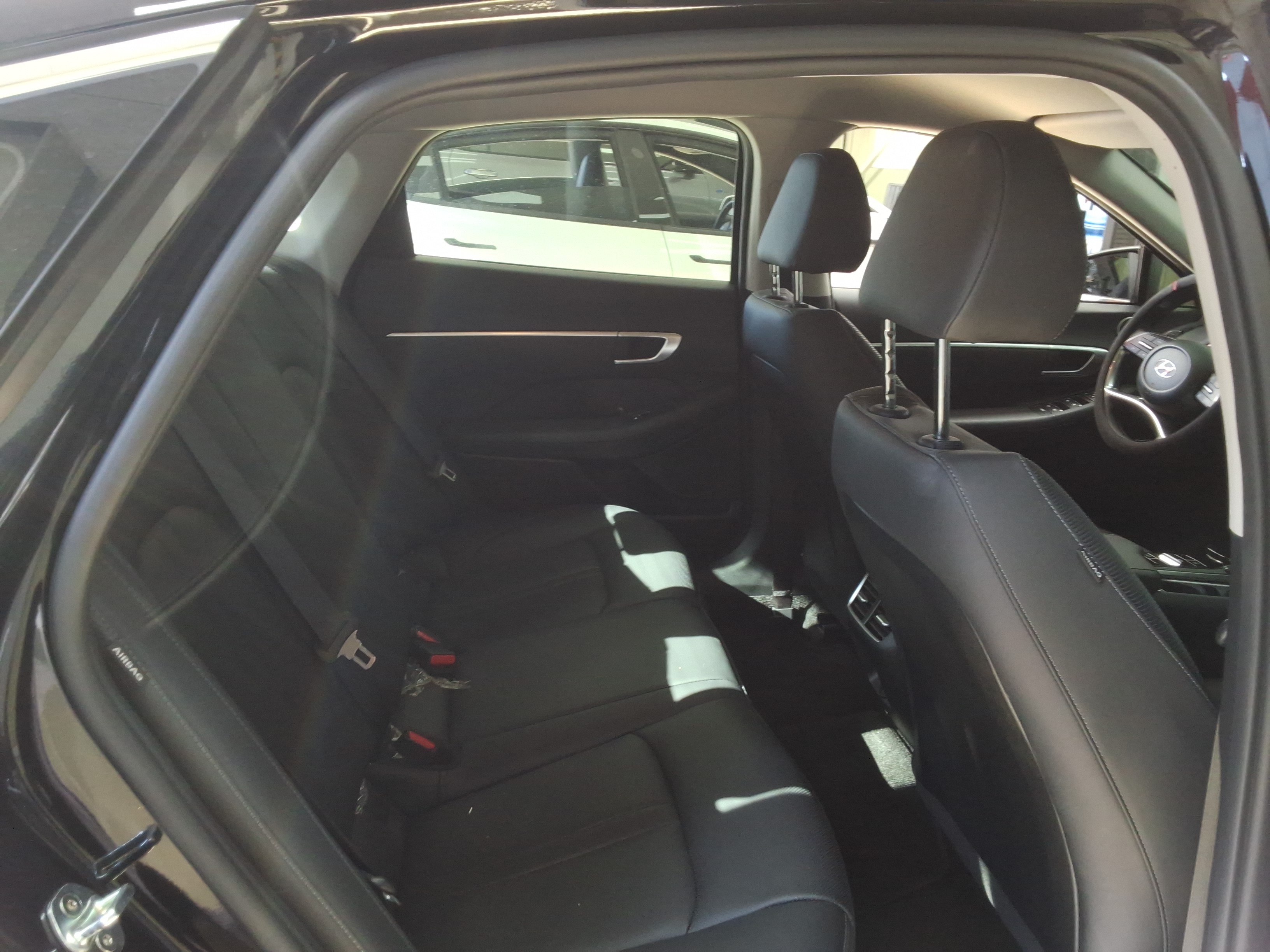 صورة إضافية