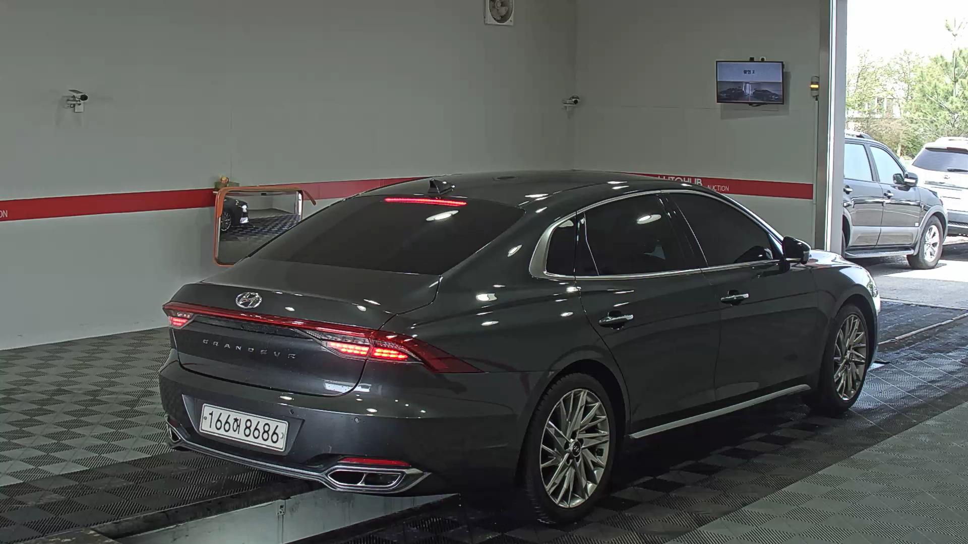 هيونداي - أزيرا (2021)