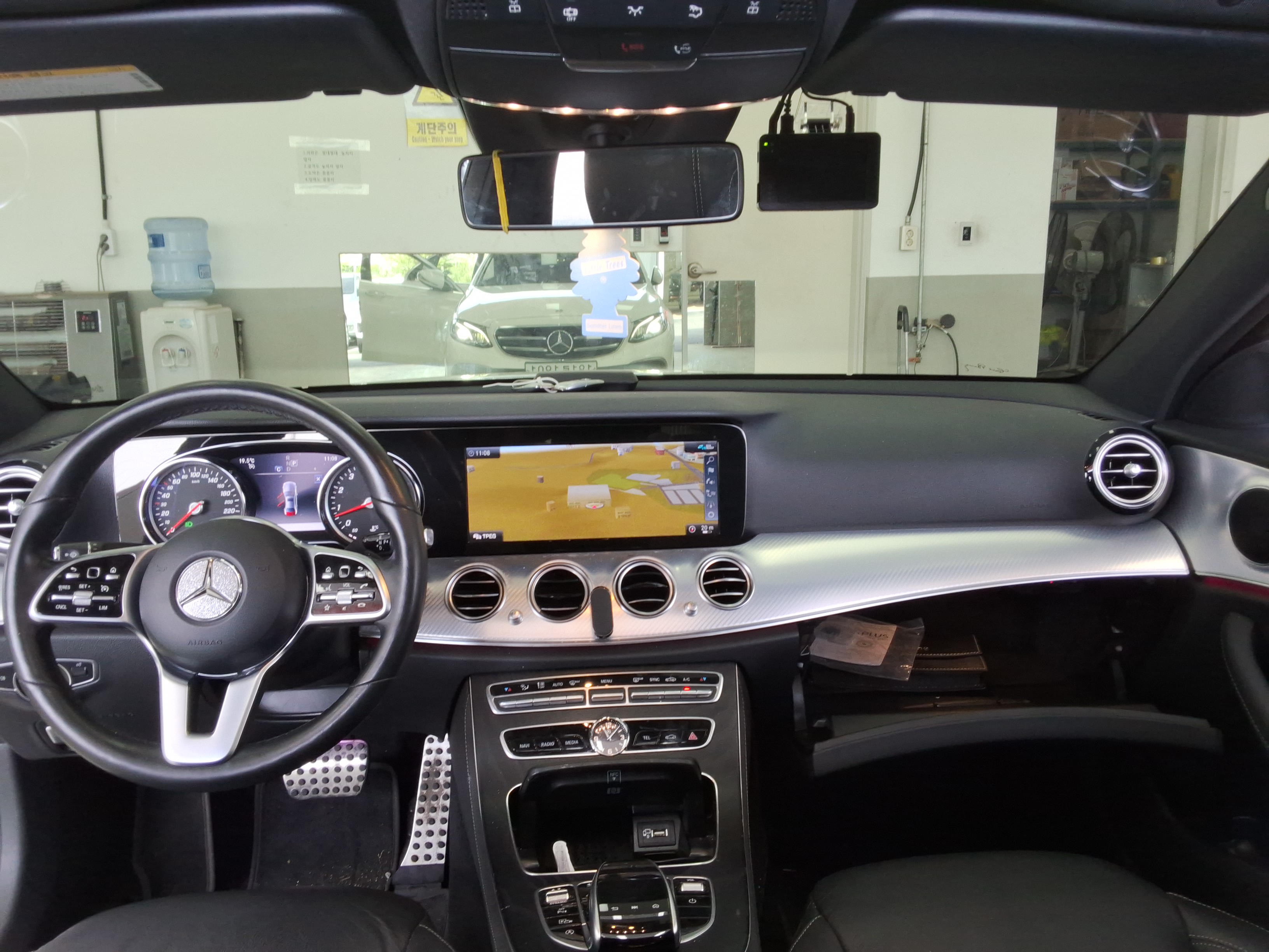 مرسيدس - E-CLASS - Image 12