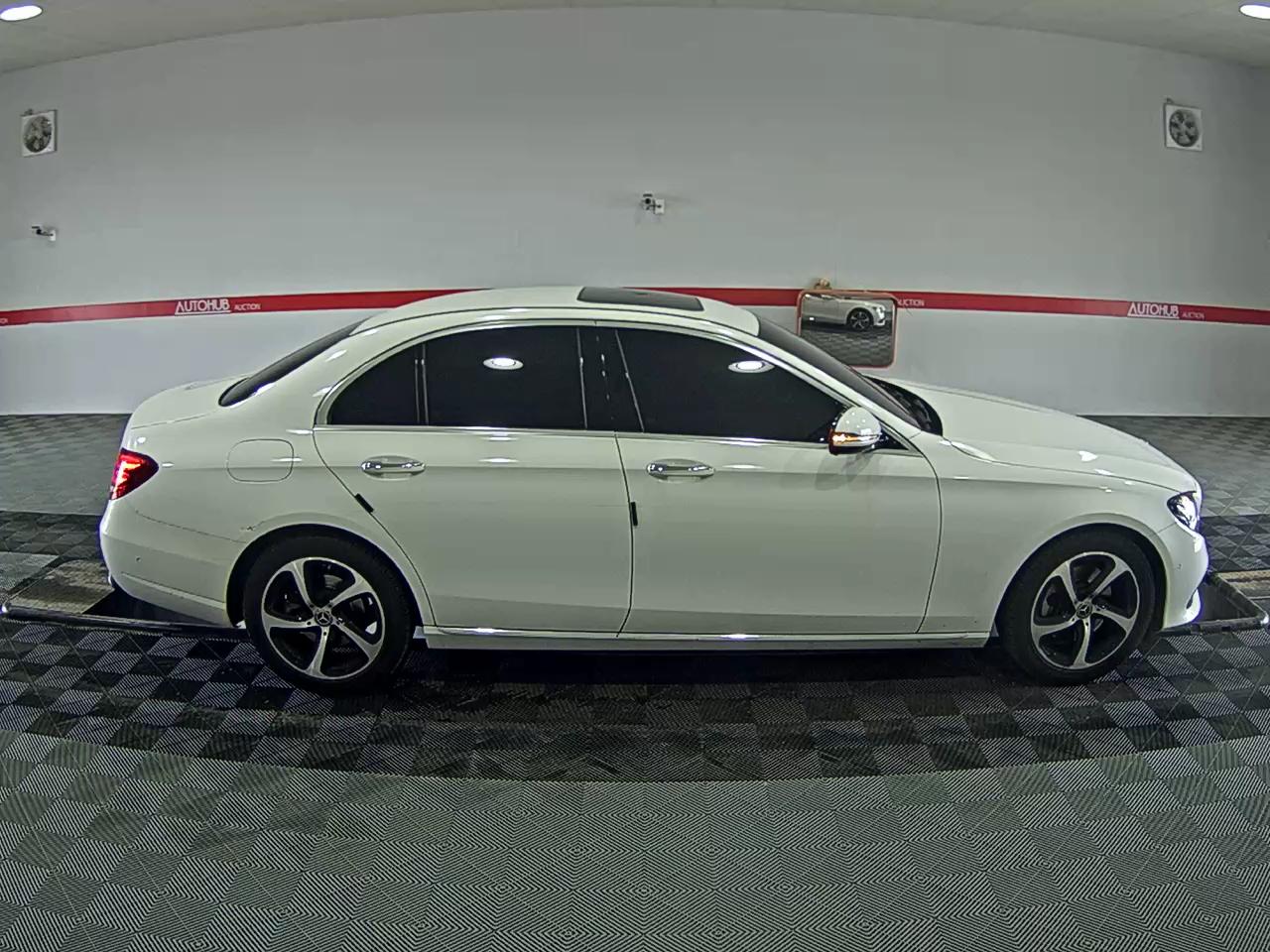 مرسيدس - E-CLASS - Image 3