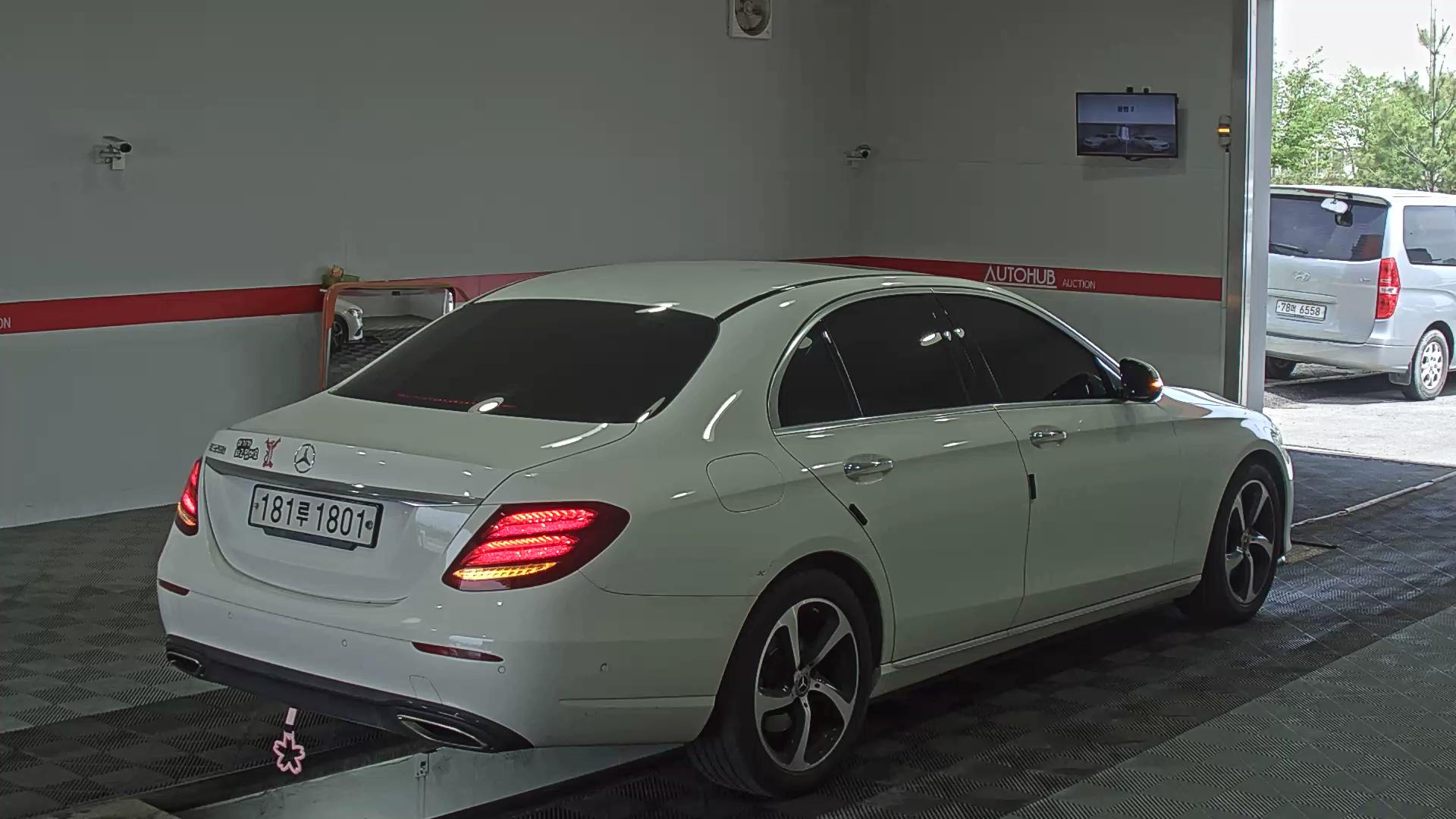 مرسيدس - E-CLASS - Image 4