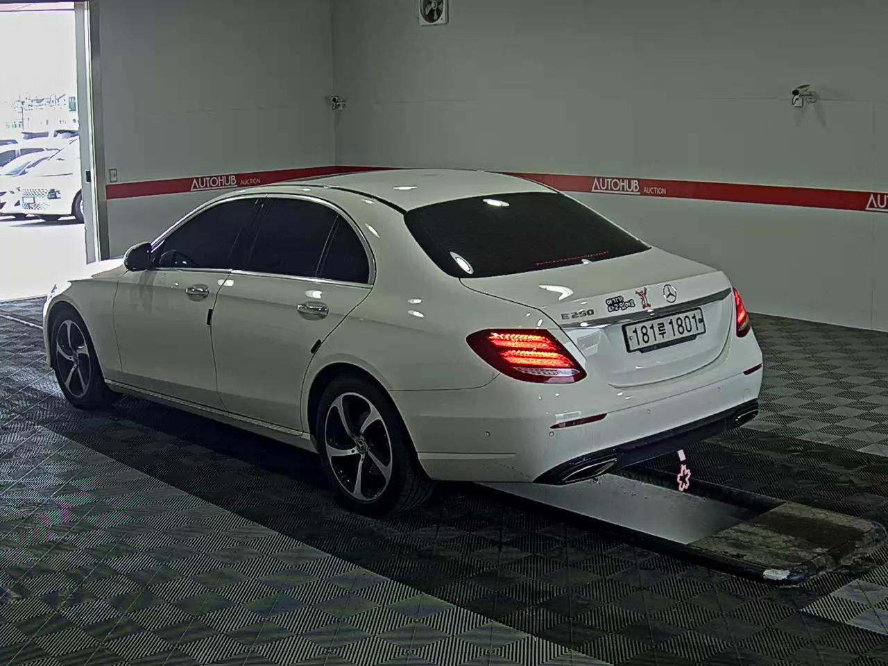 مرسيدس - E-CLASS - Image 5