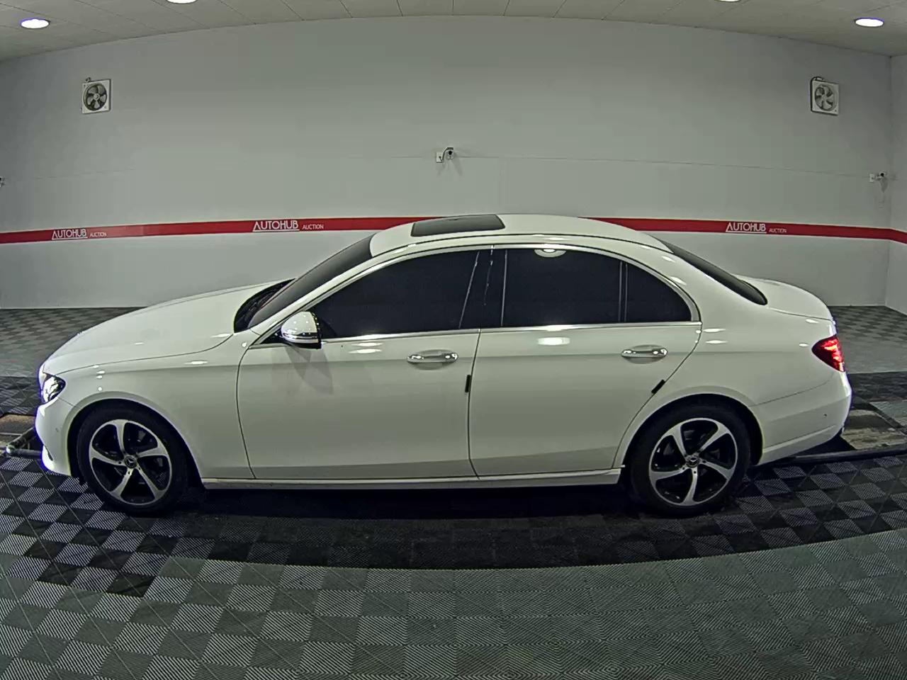 مرسيدس - E-CLASS - Image 6
