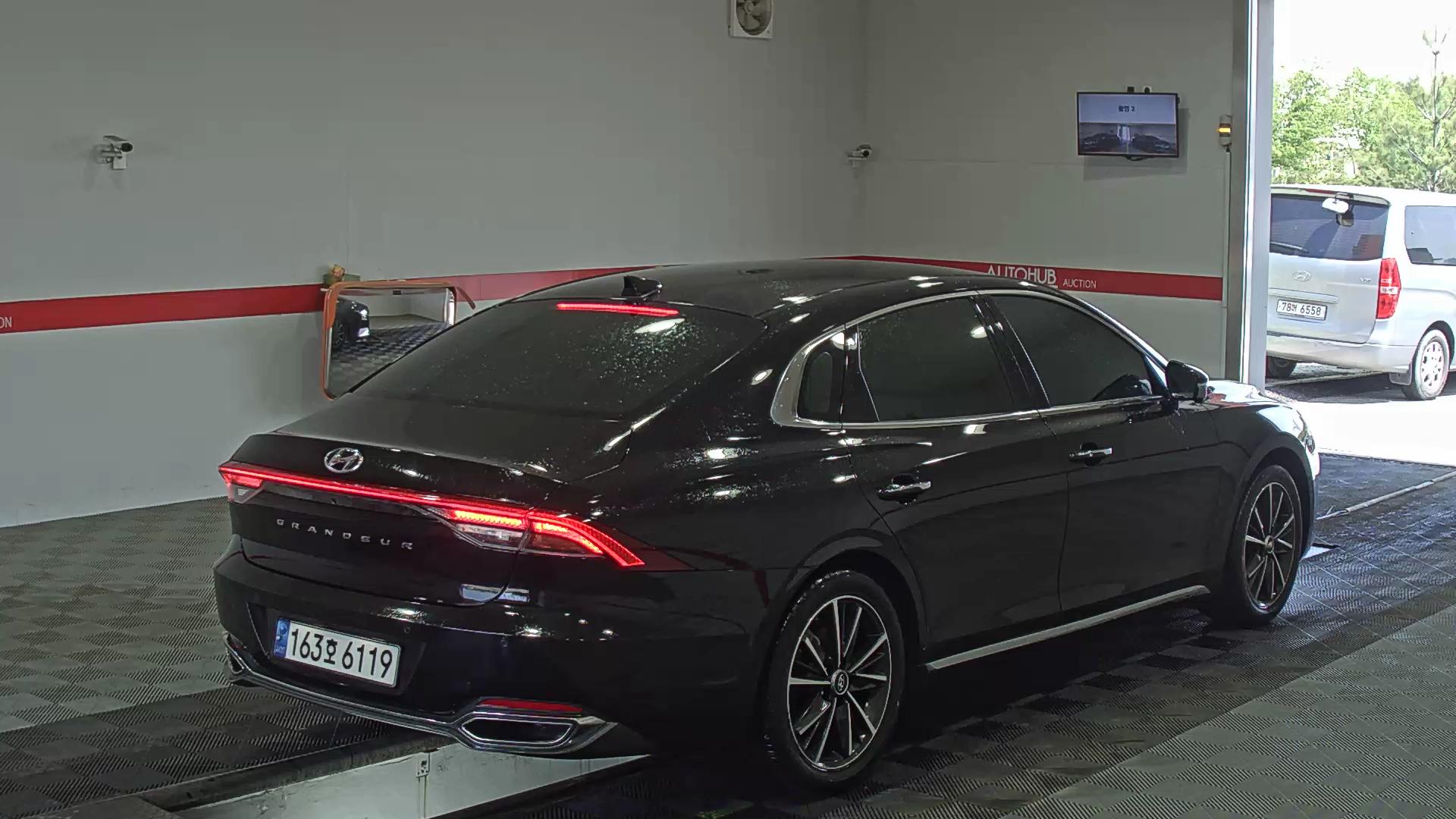 هيونداي - أزيرا (2022)