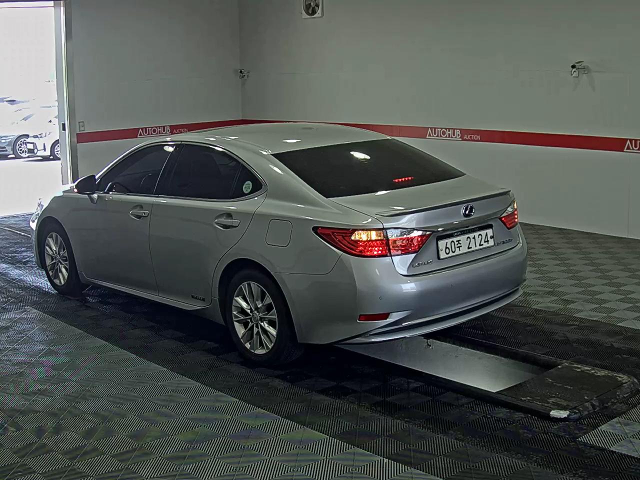 لكسز ES300h