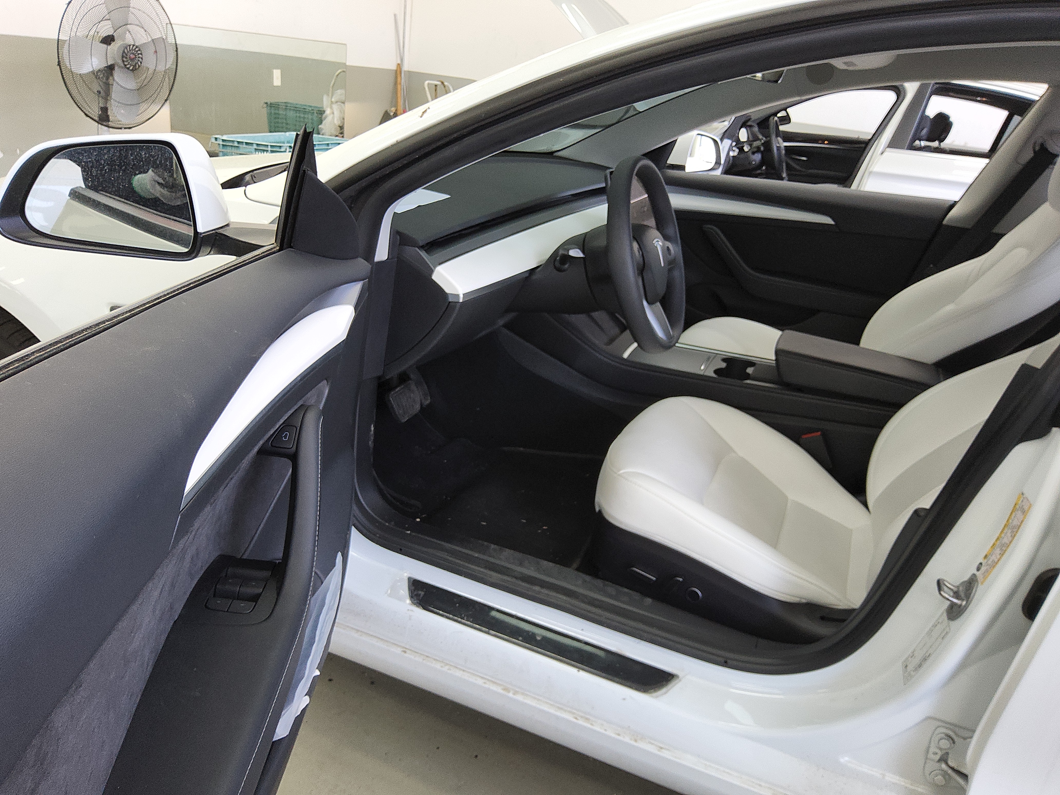 تسلا MODEL 3