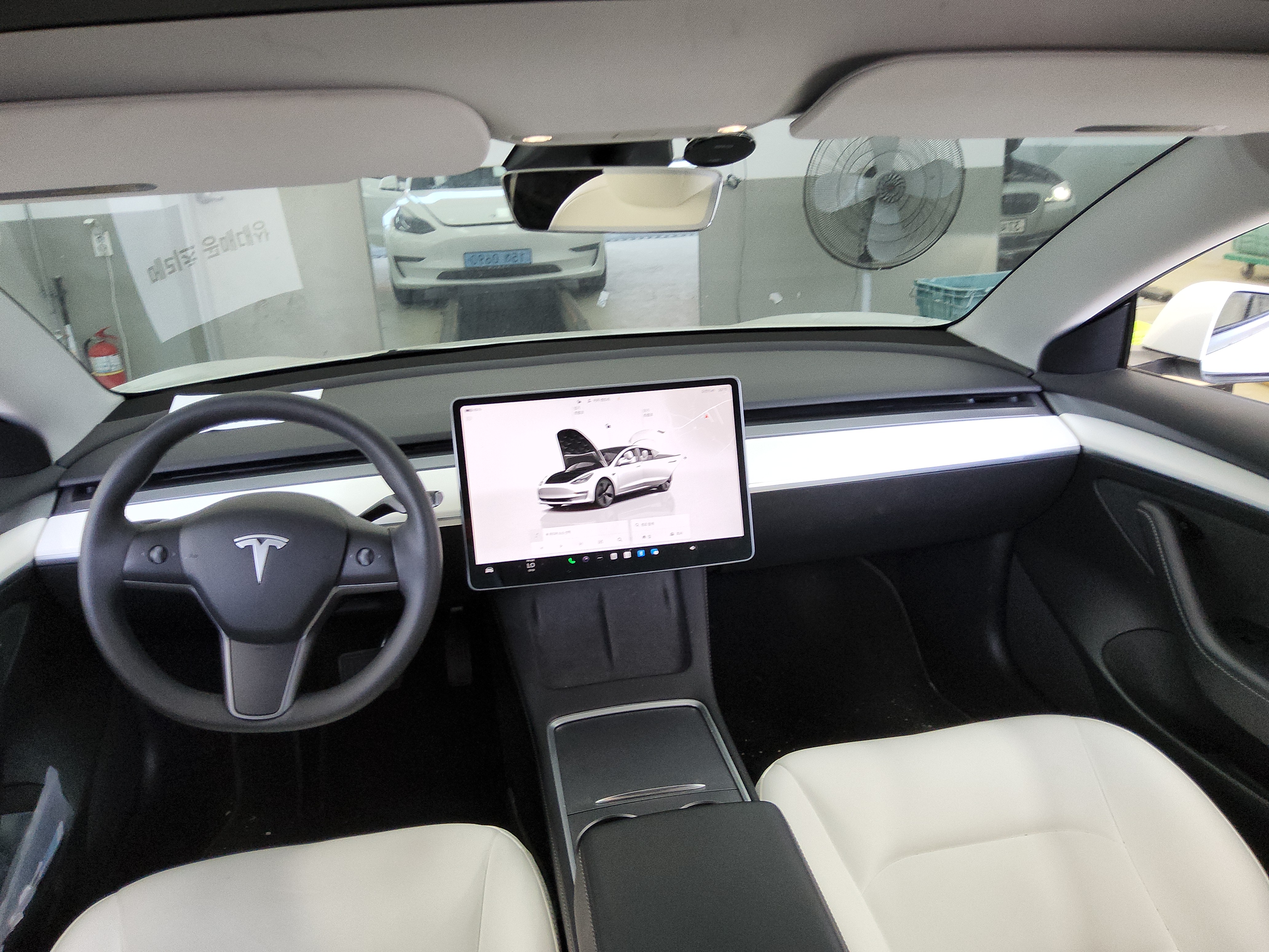 تسلا MODEL 3