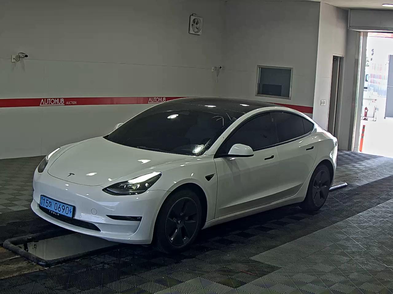 تسلا - MODEL 3 (2022)