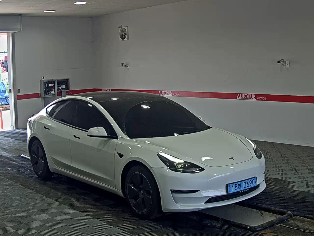 تسلا MODEL 3