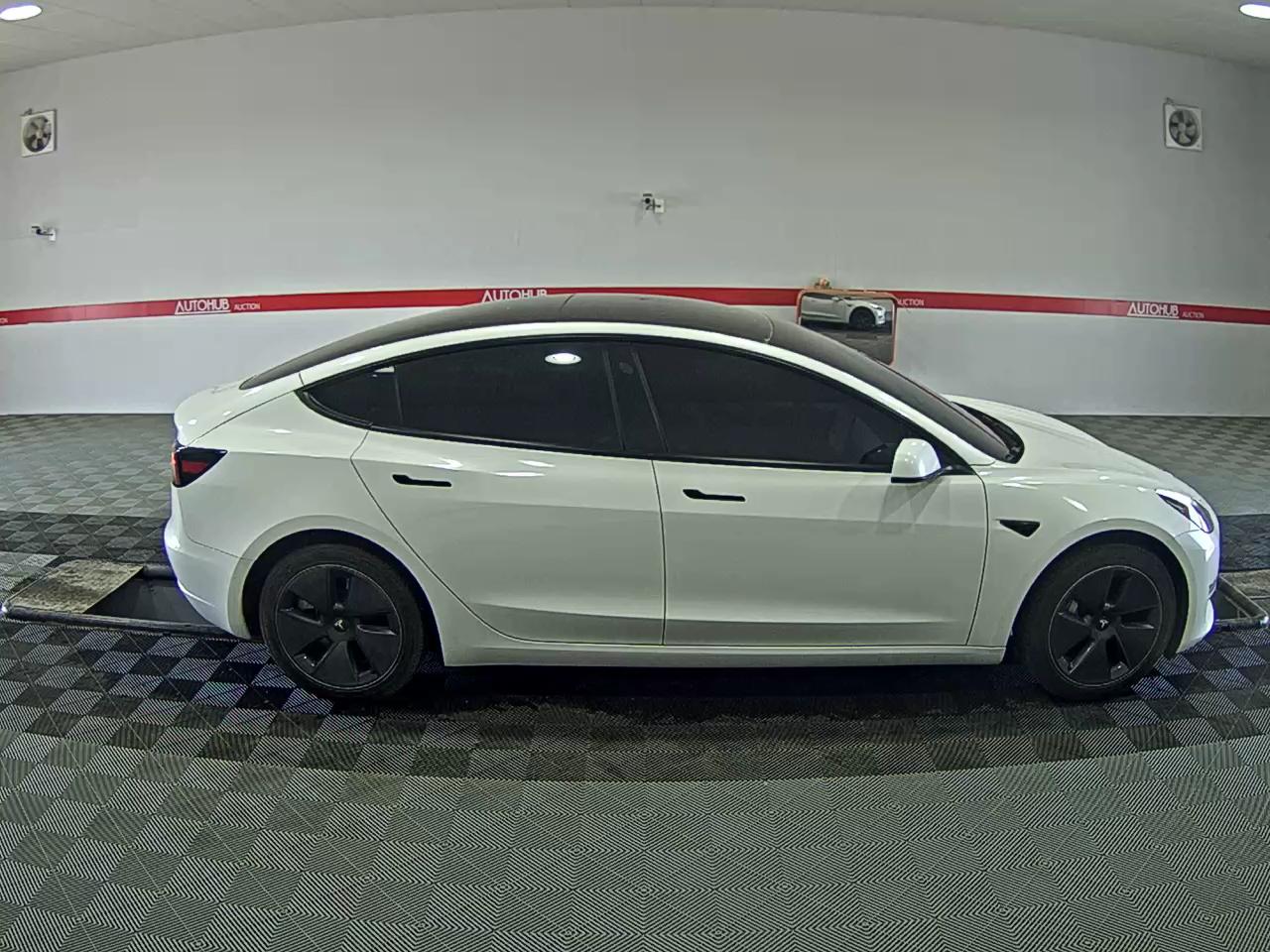 تسلا MODEL 3