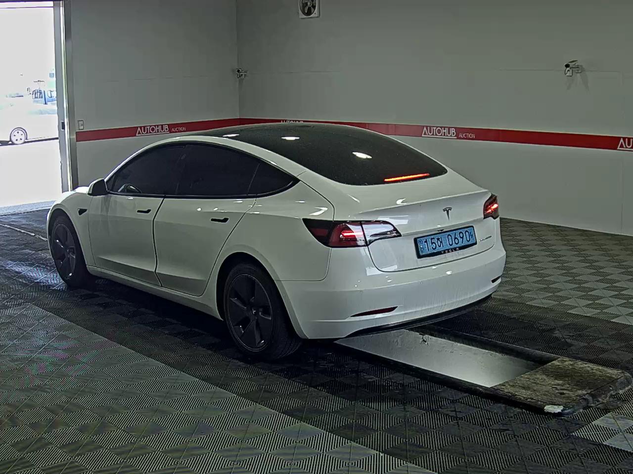 تسلا MODEL 3