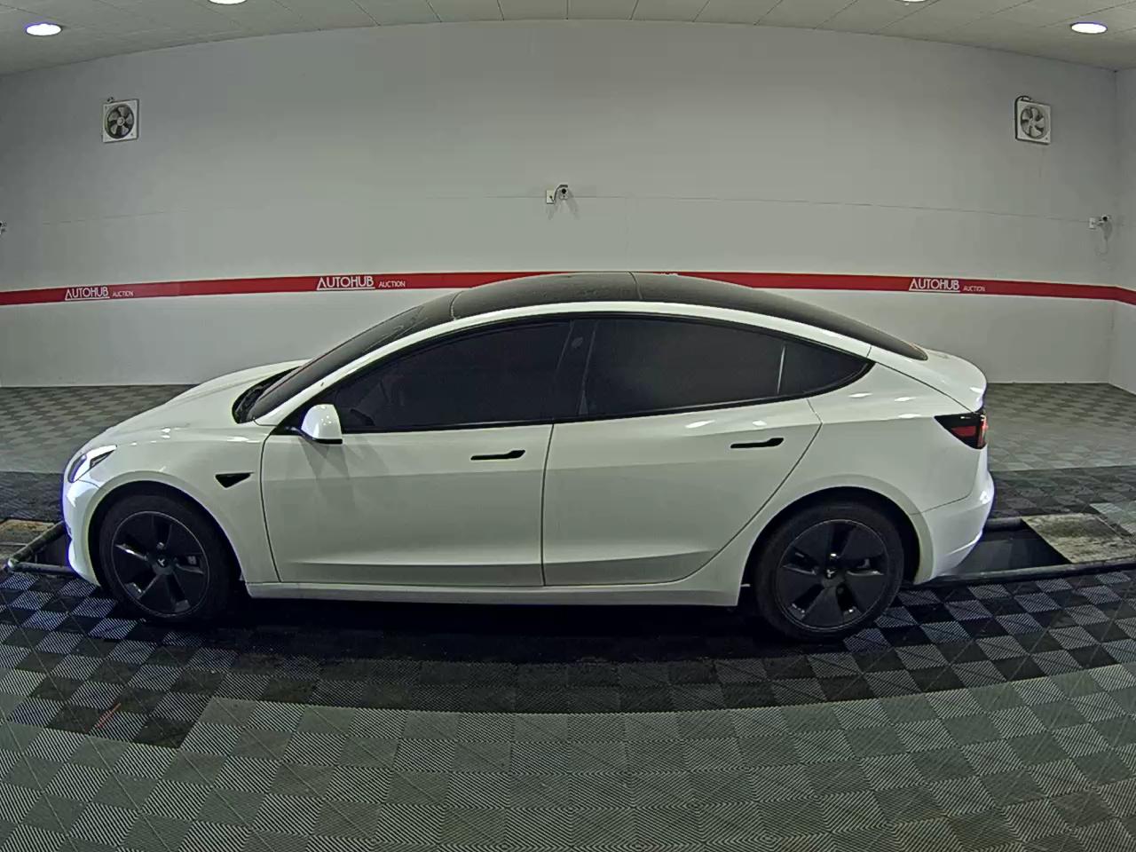 تسلا MODEL 3