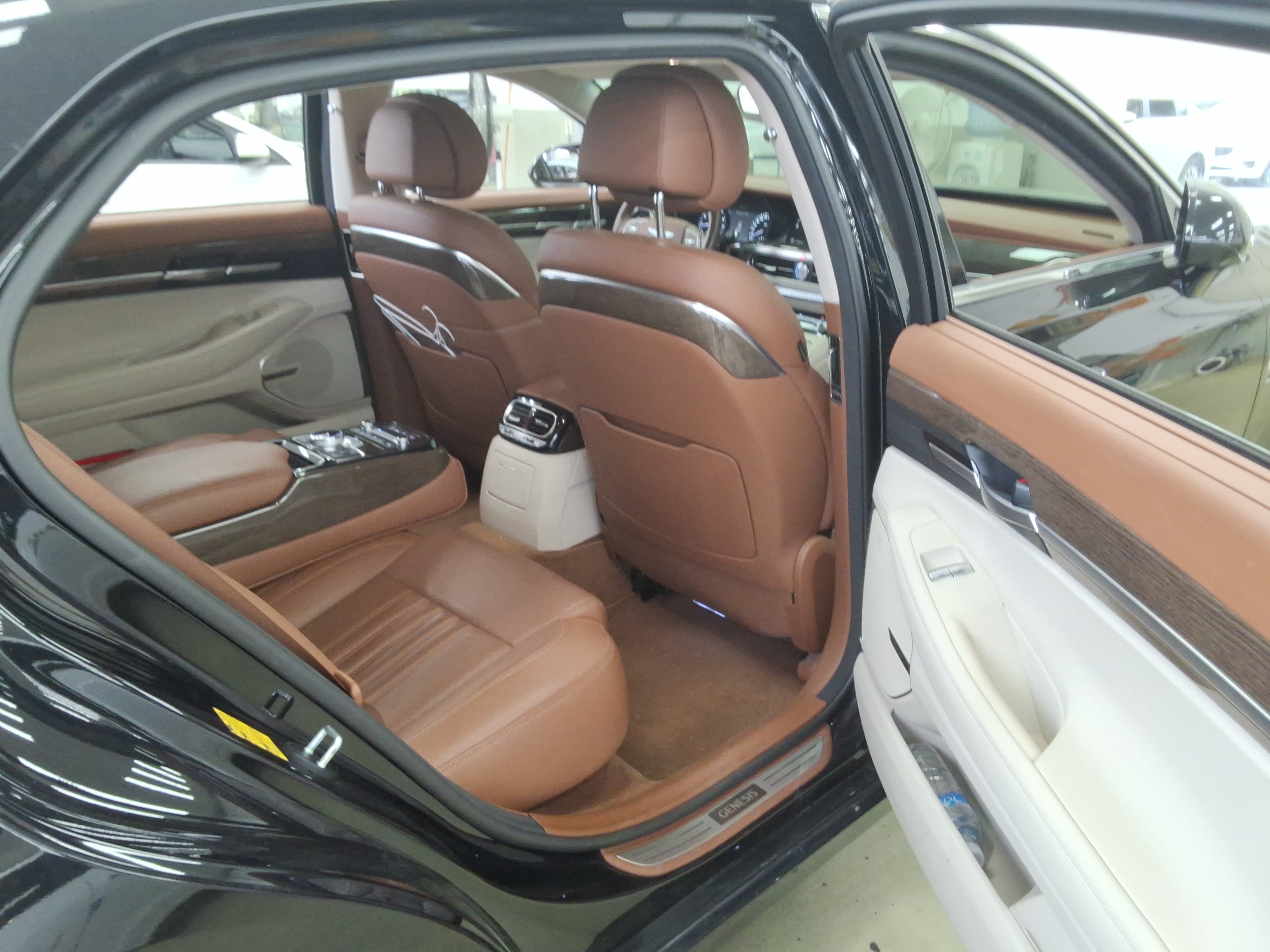 جينسس G90