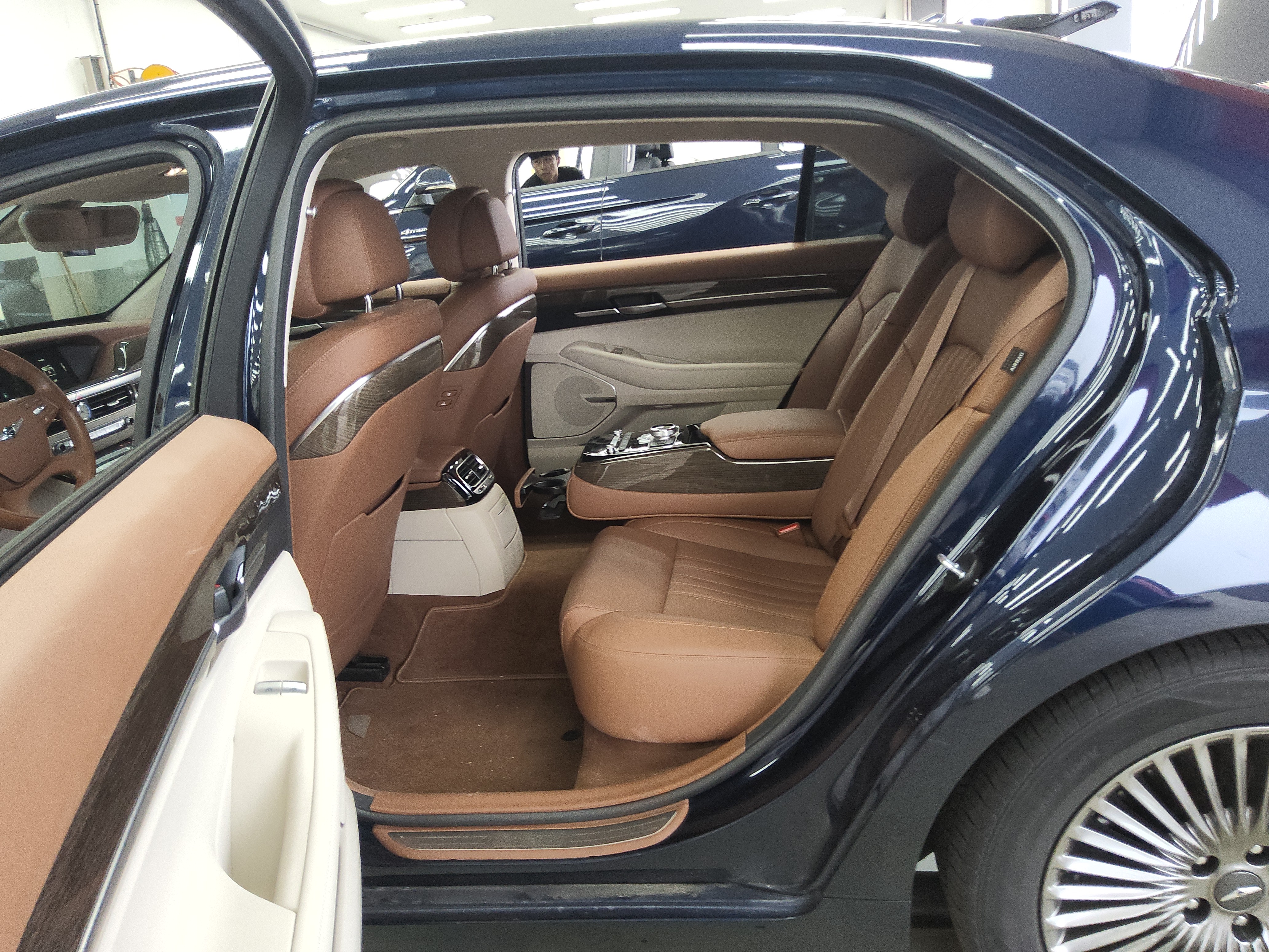جينسس G90