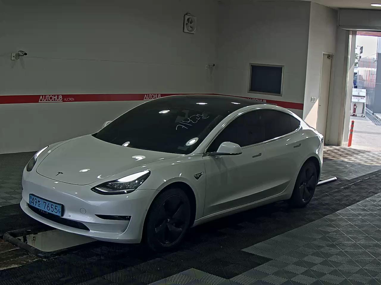 تسلا MODEL 3