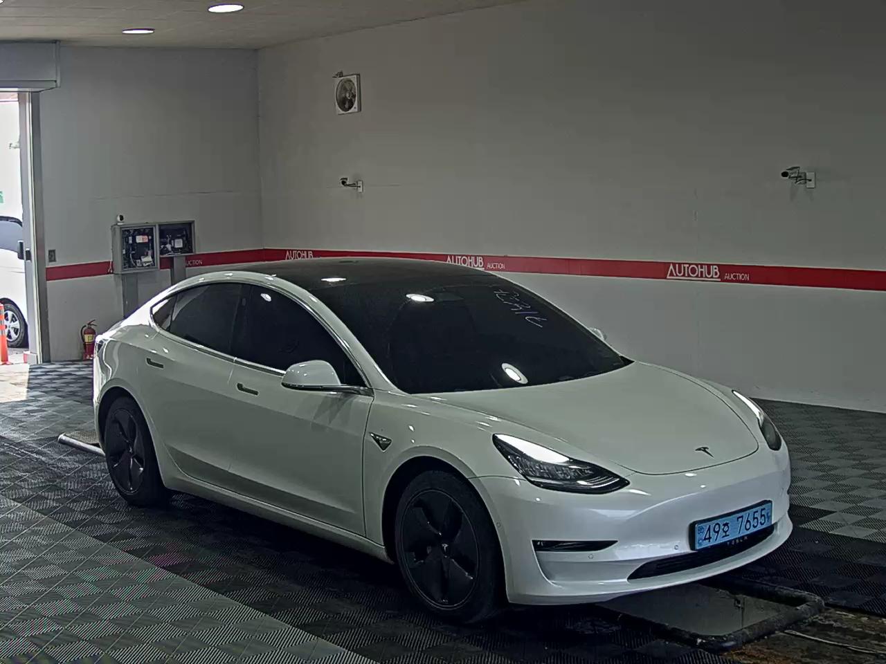 تسلا MODEL 3