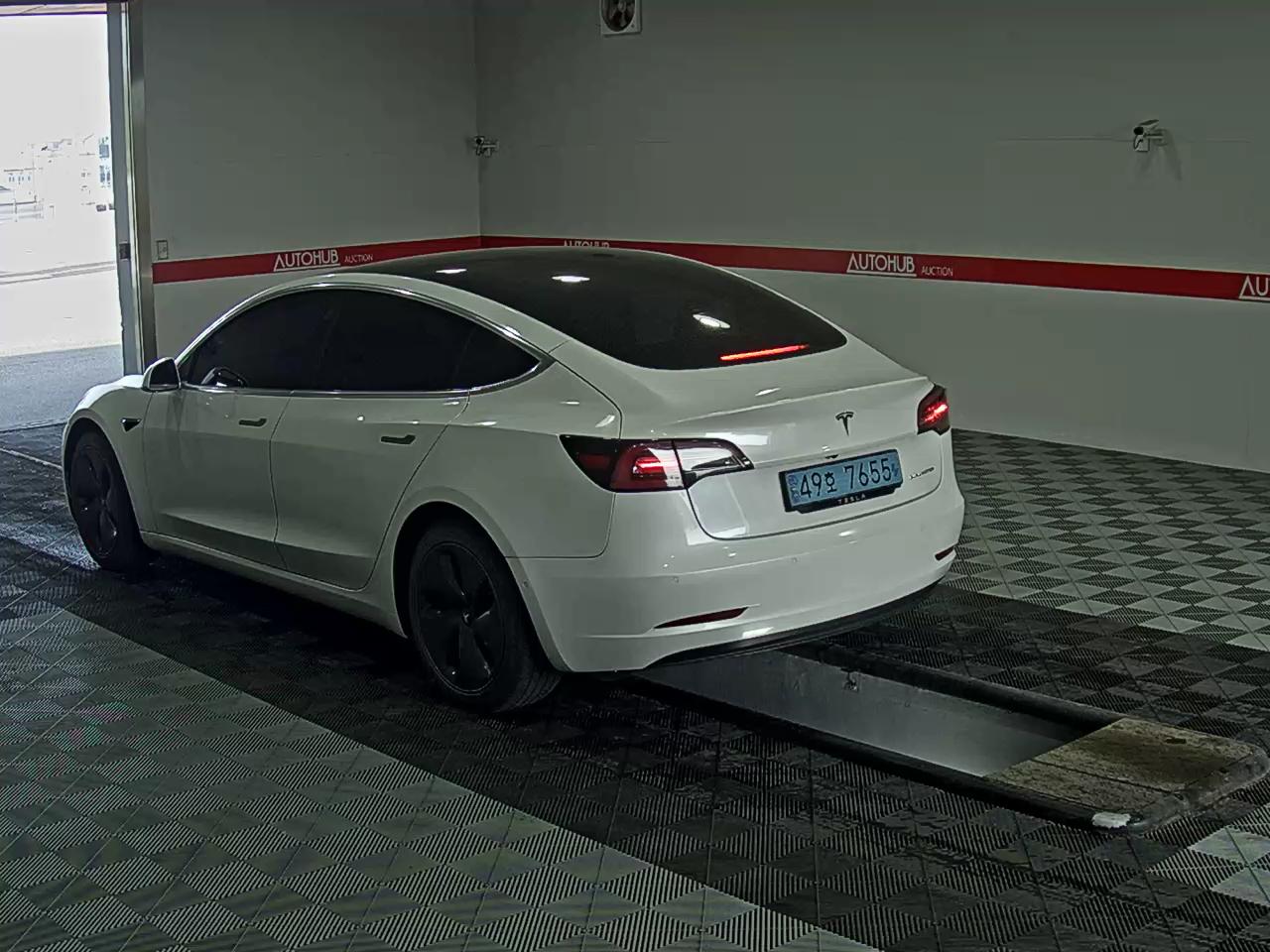 تسلا MODEL 3