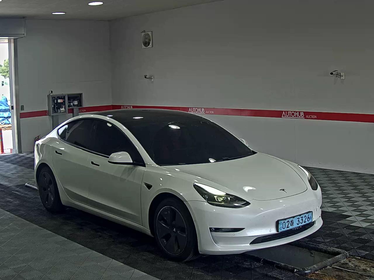 تسلا MODEL 3
