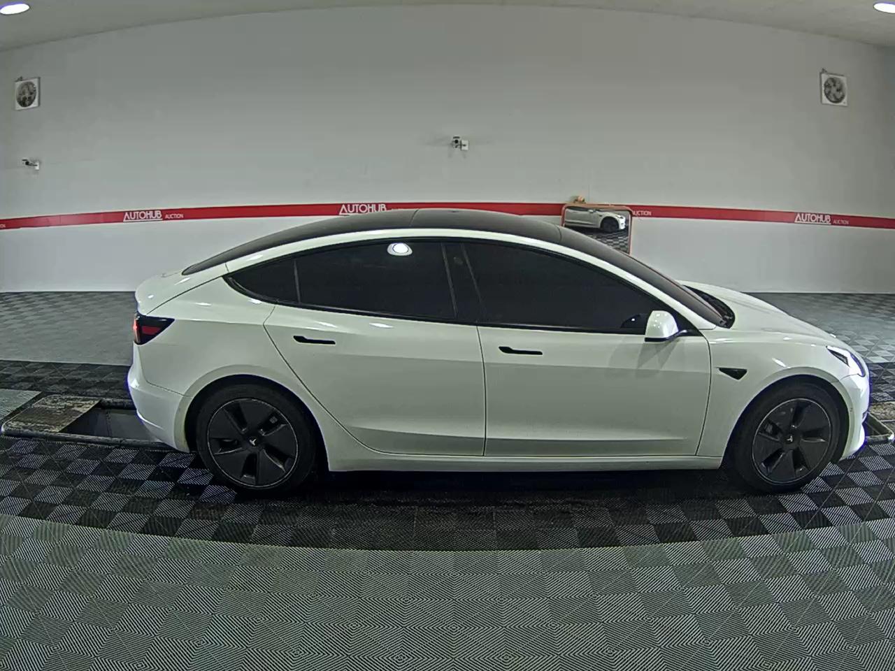 تسلا MODEL 3