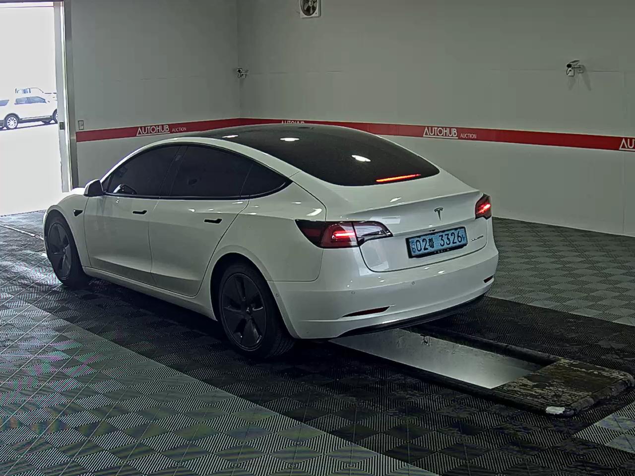 تسلا MODEL 3