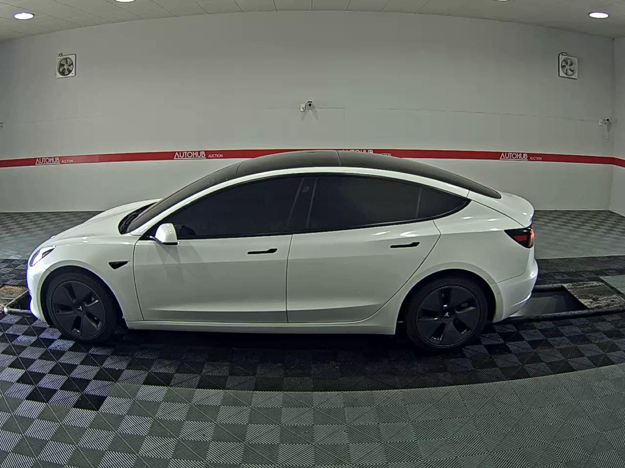 تسلا MODEL 3