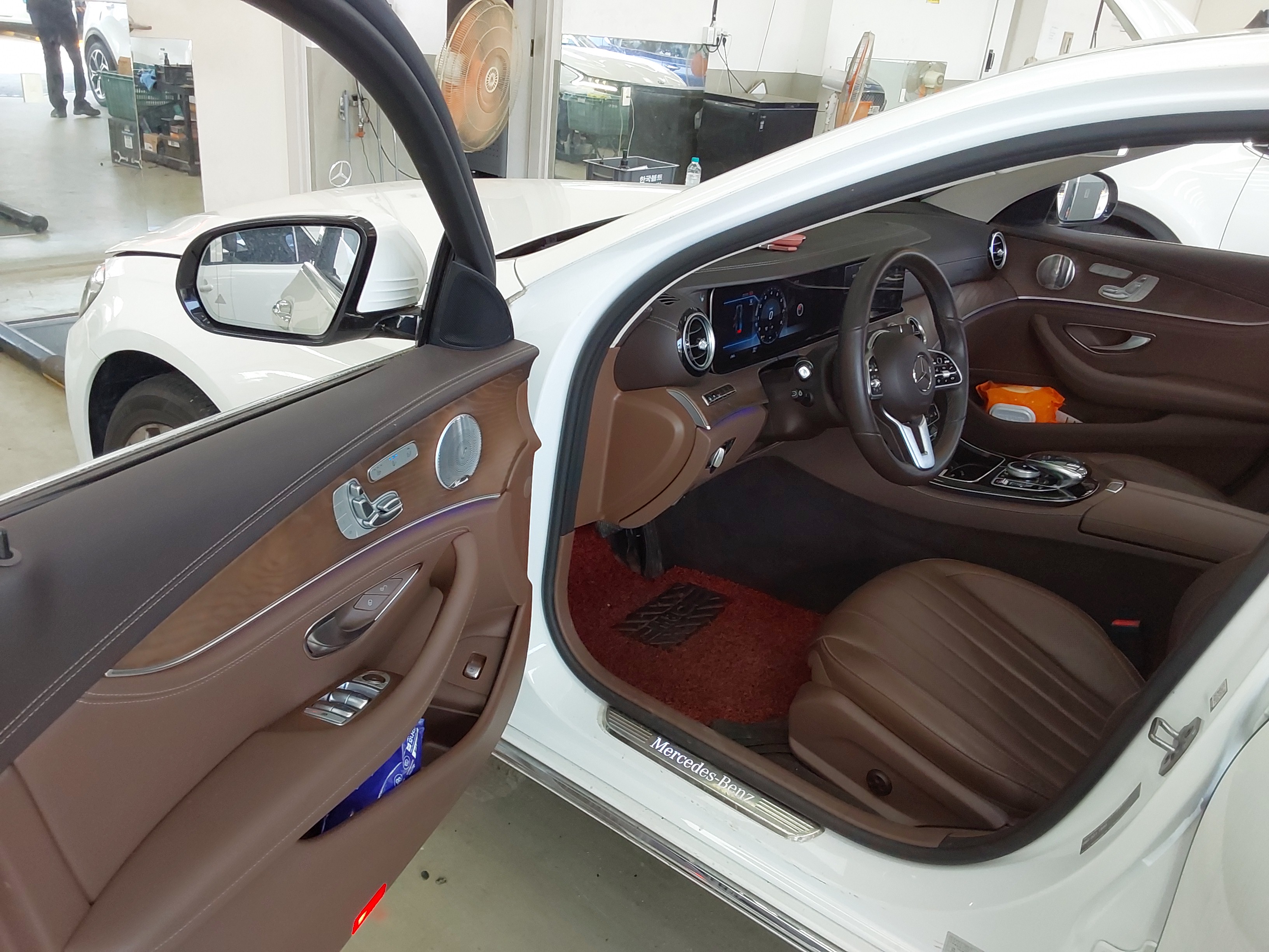 مرسيدس E-CLASS
