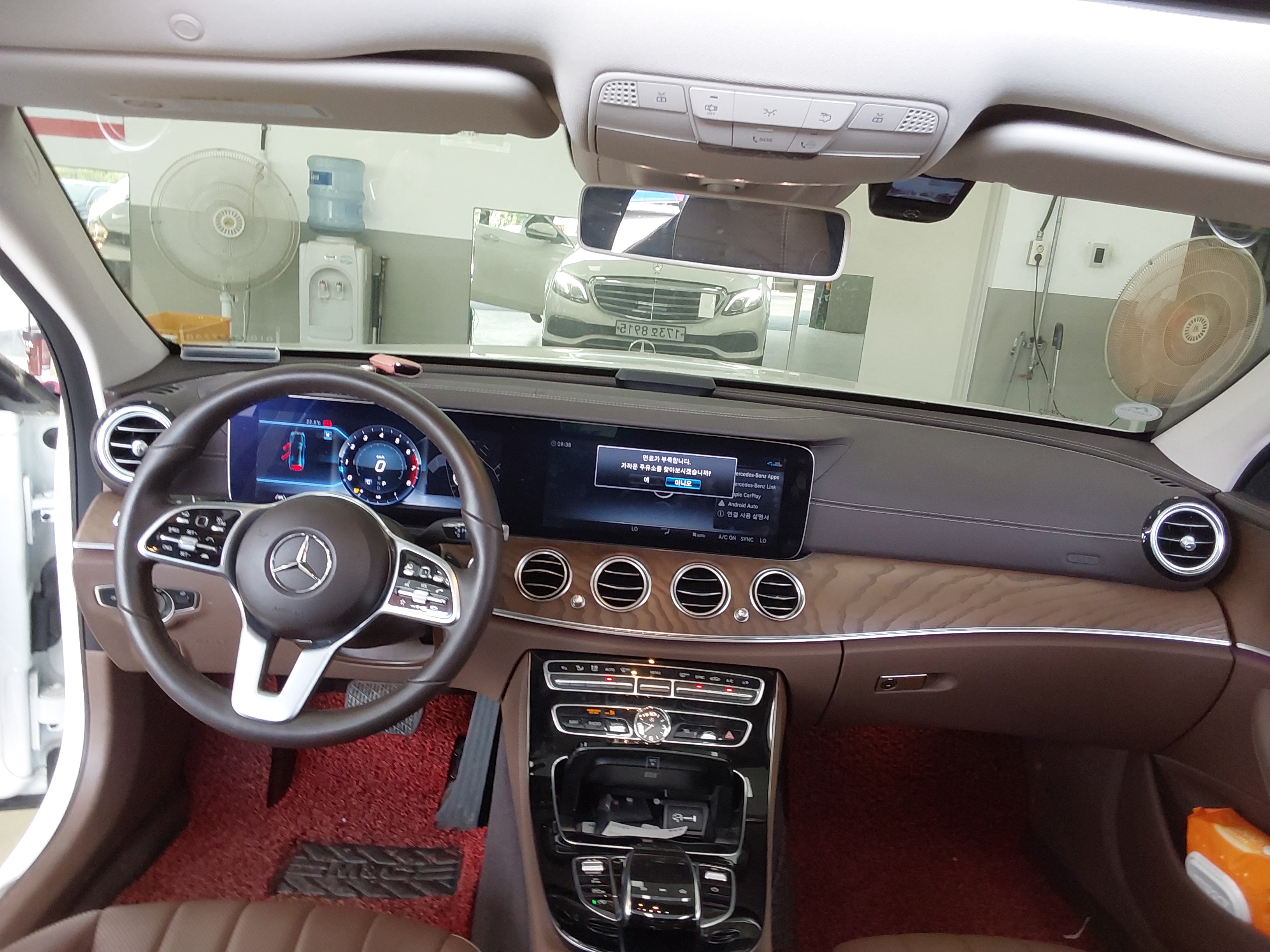 مرسيدس E-CLASS