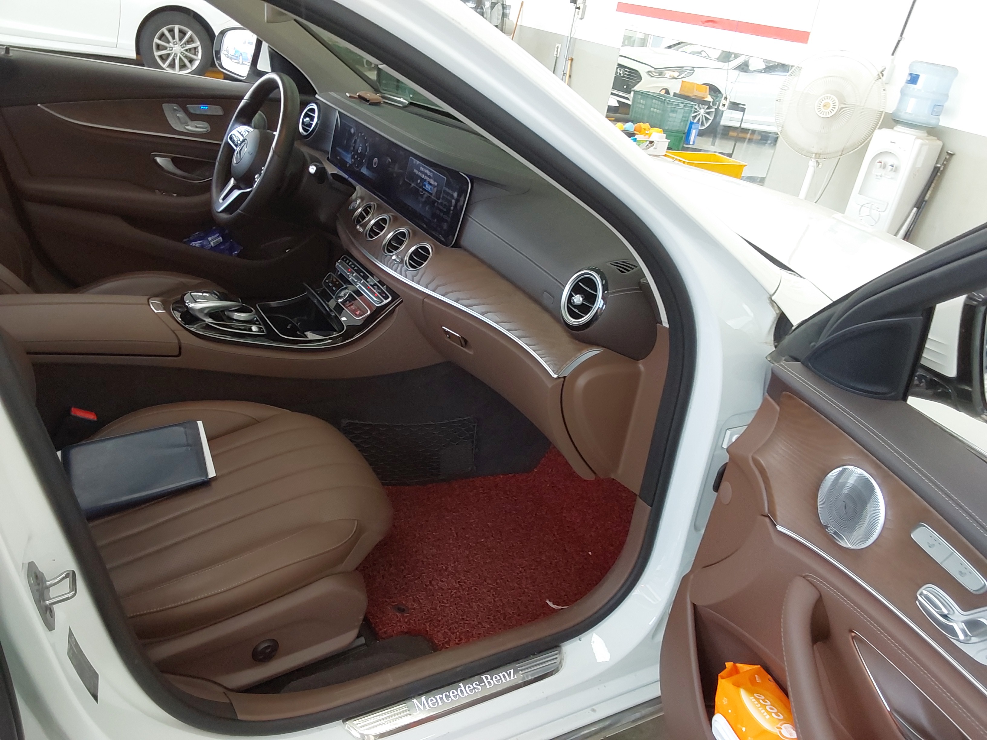 مرسيدس E-CLASS