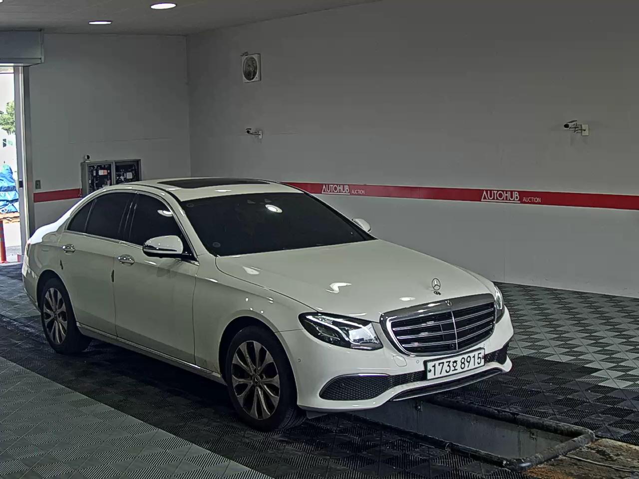 مرسيدس E-CLASS