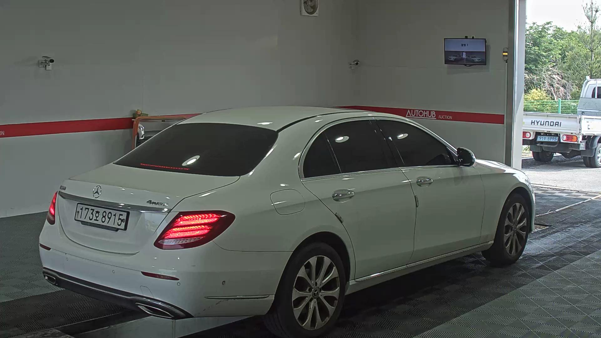 مرسيدس E-CLASS