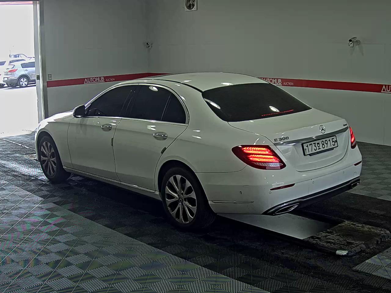 مرسيدس E-CLASS