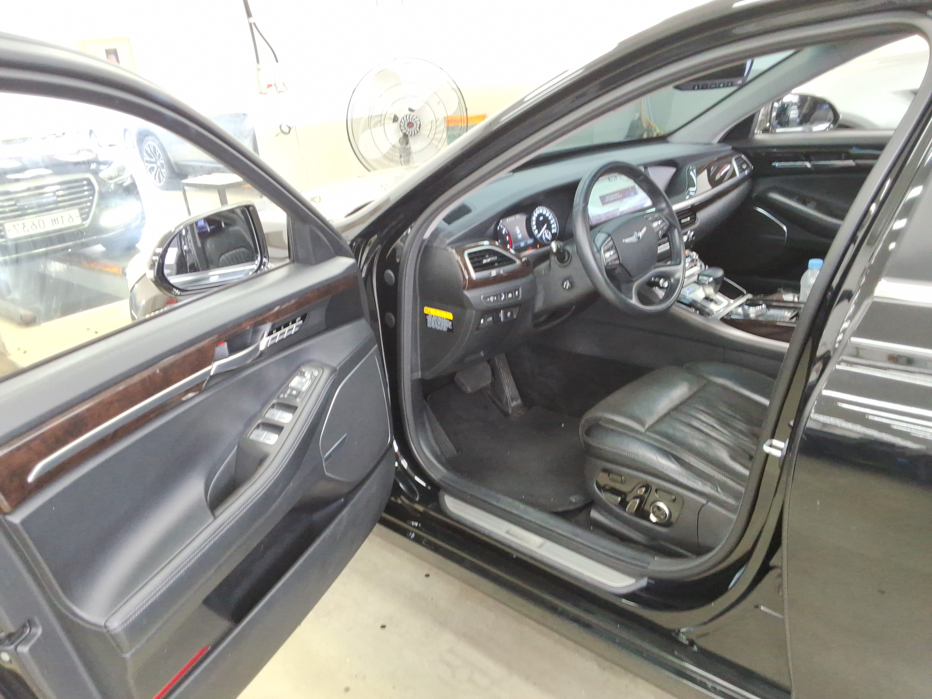 جينسس EQ900
