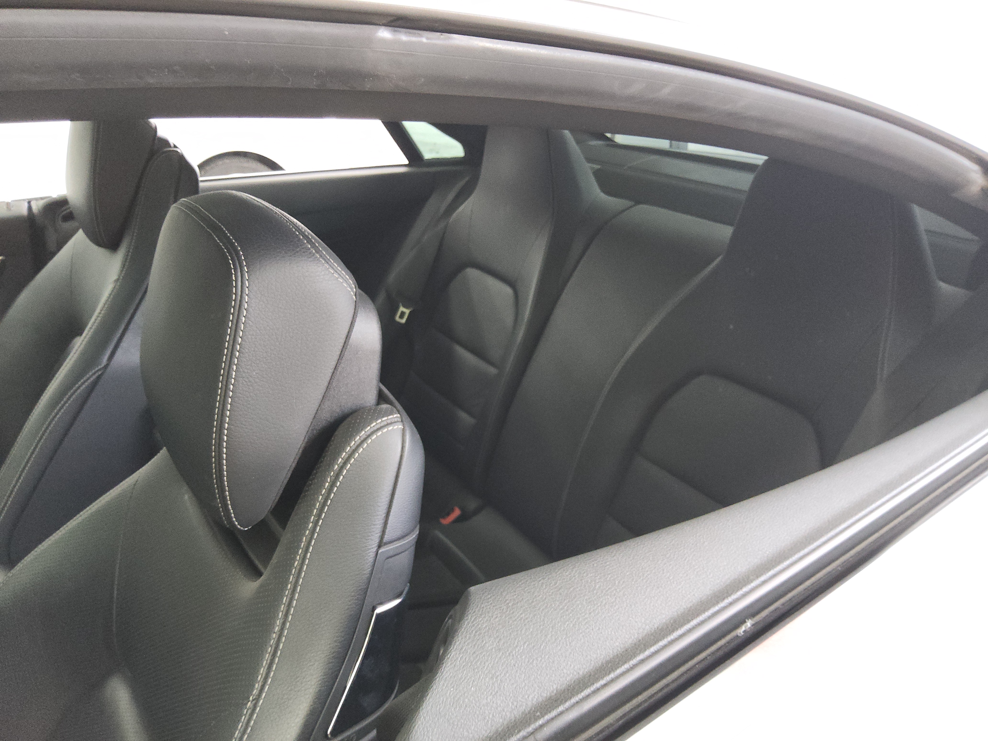 مرسيدس E-CLASS