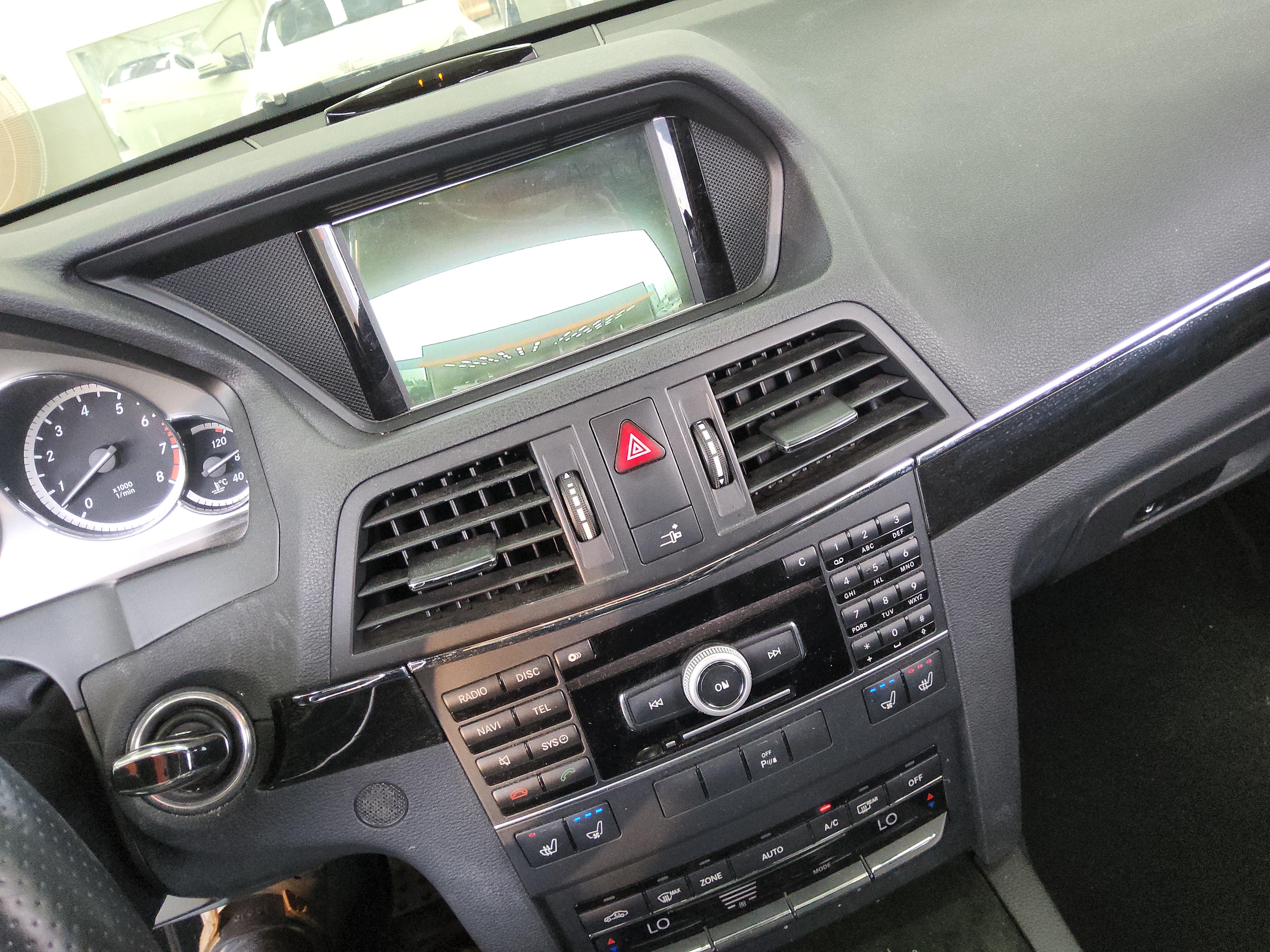 مرسيدس E-CLASS