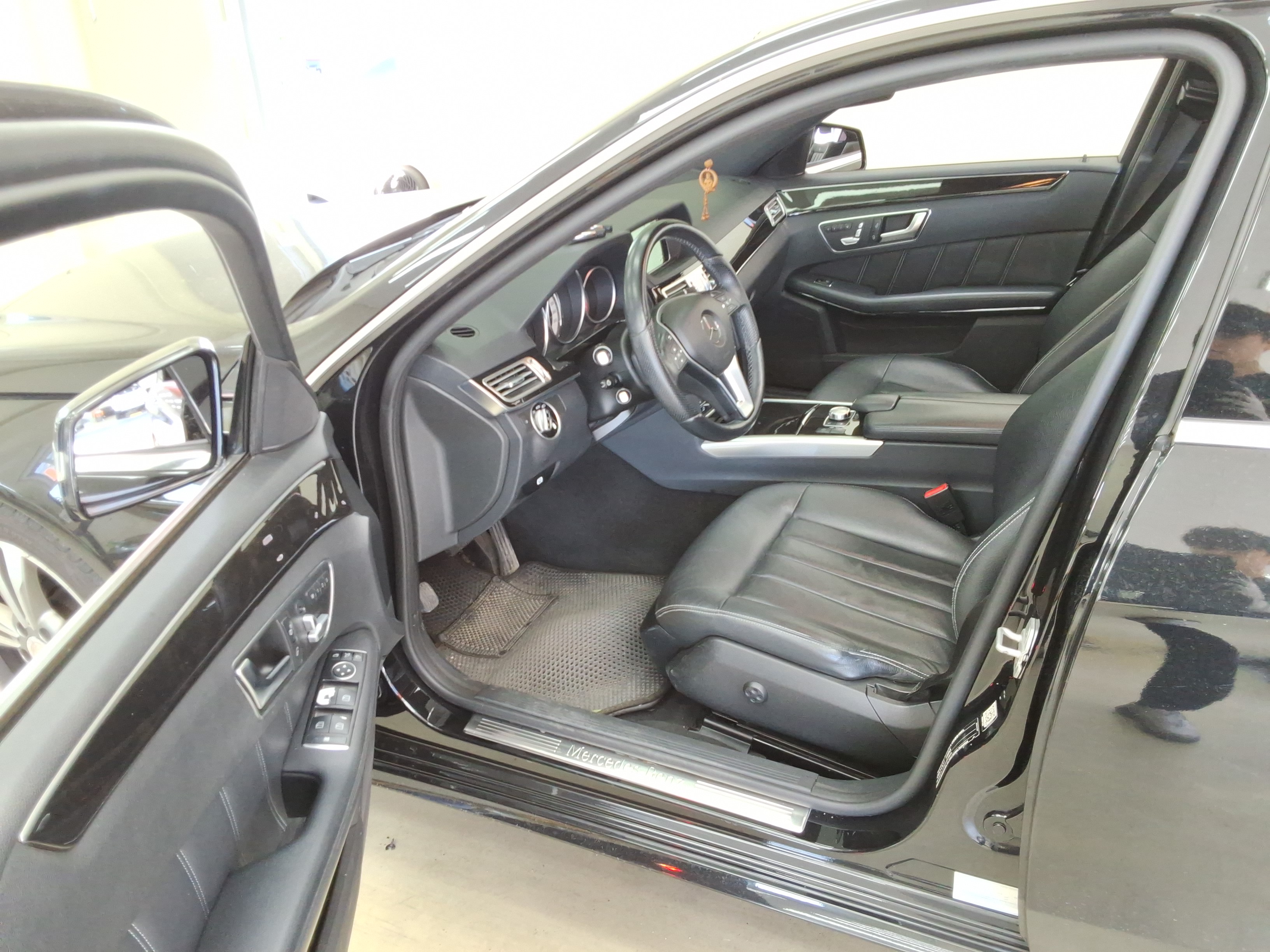مرسيدس E-CLASS