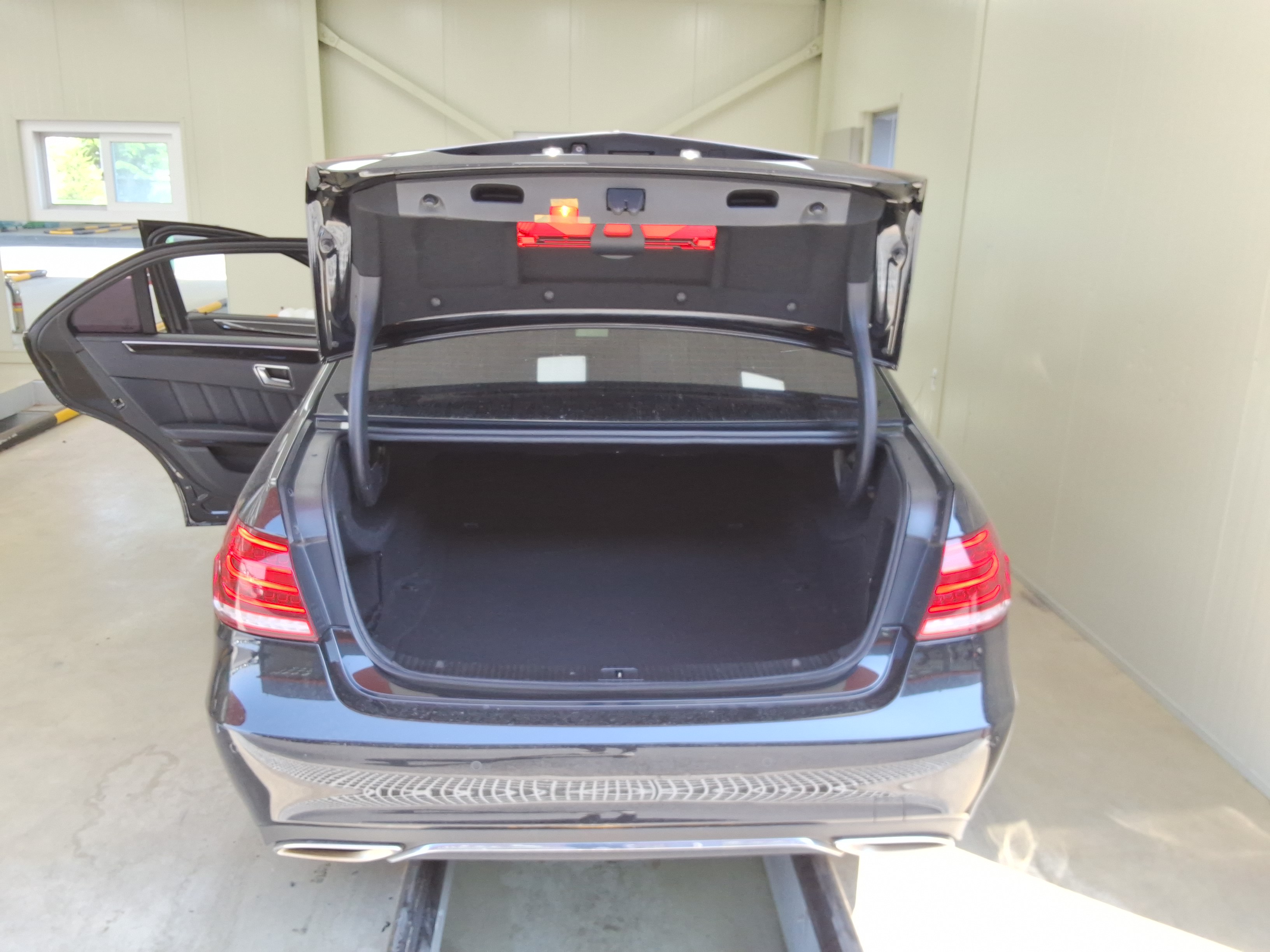 مرسيدس E-CLASS