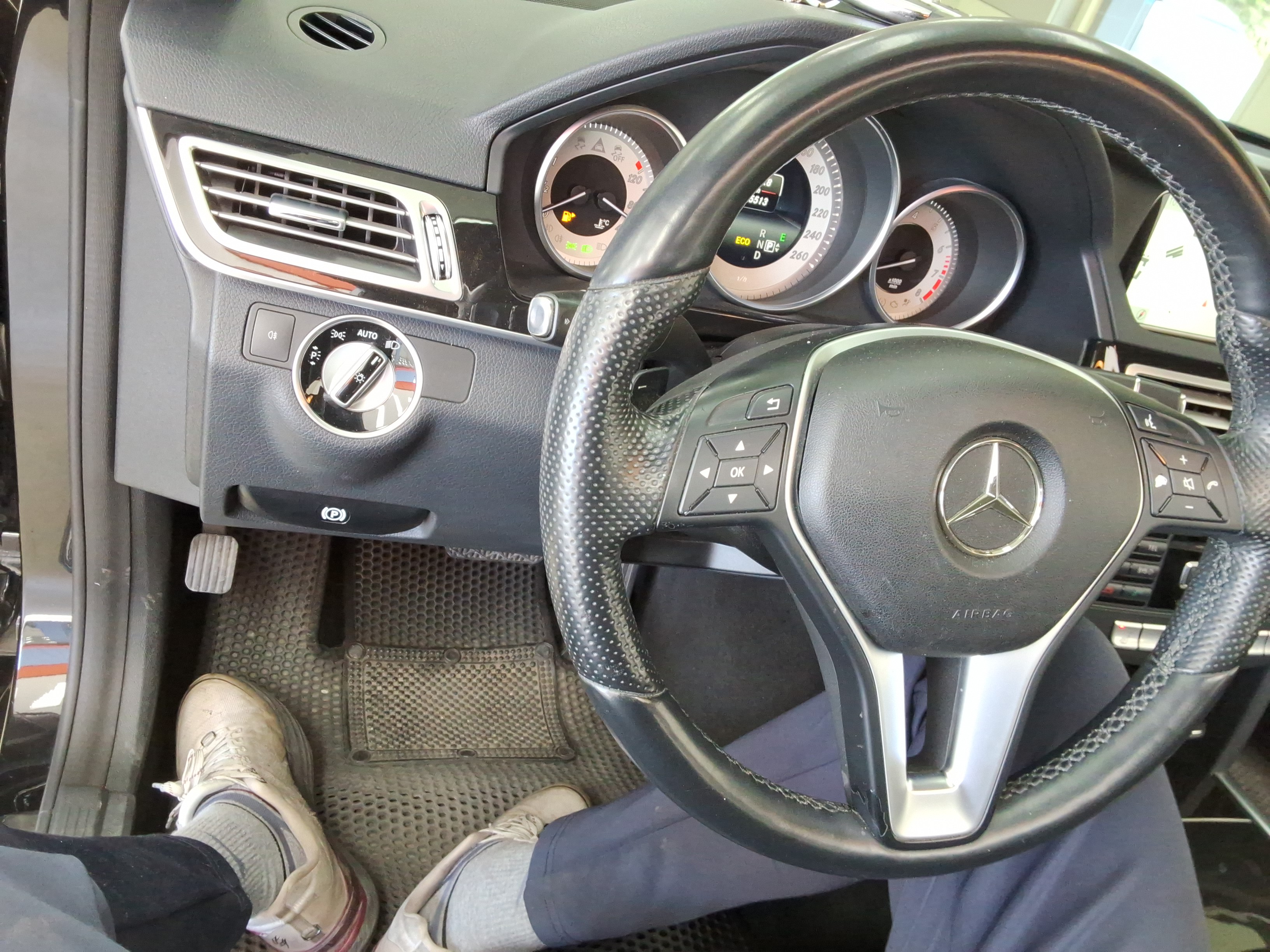 مرسيدس E-CLASS