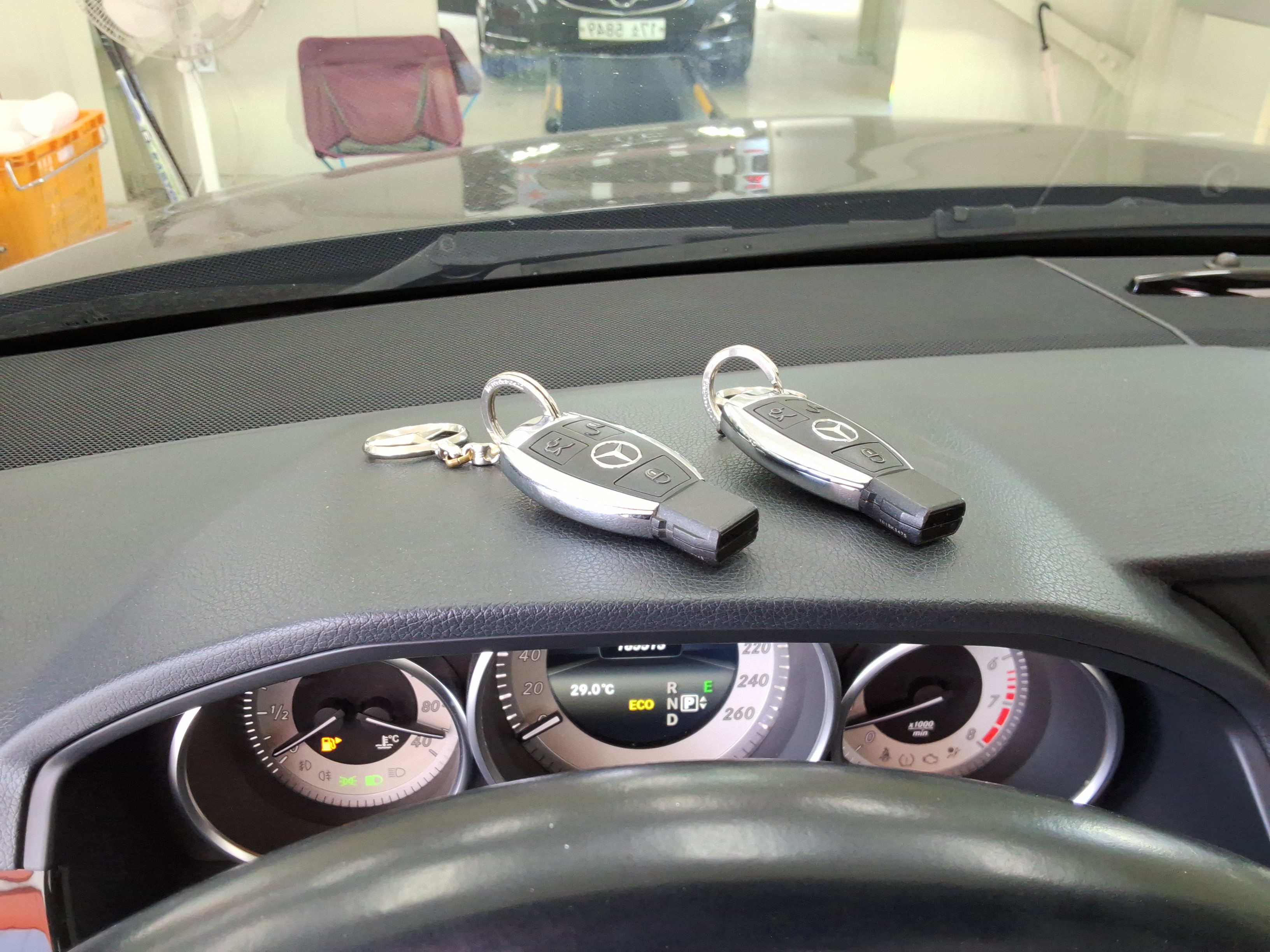 مرسيدس E-CLASS