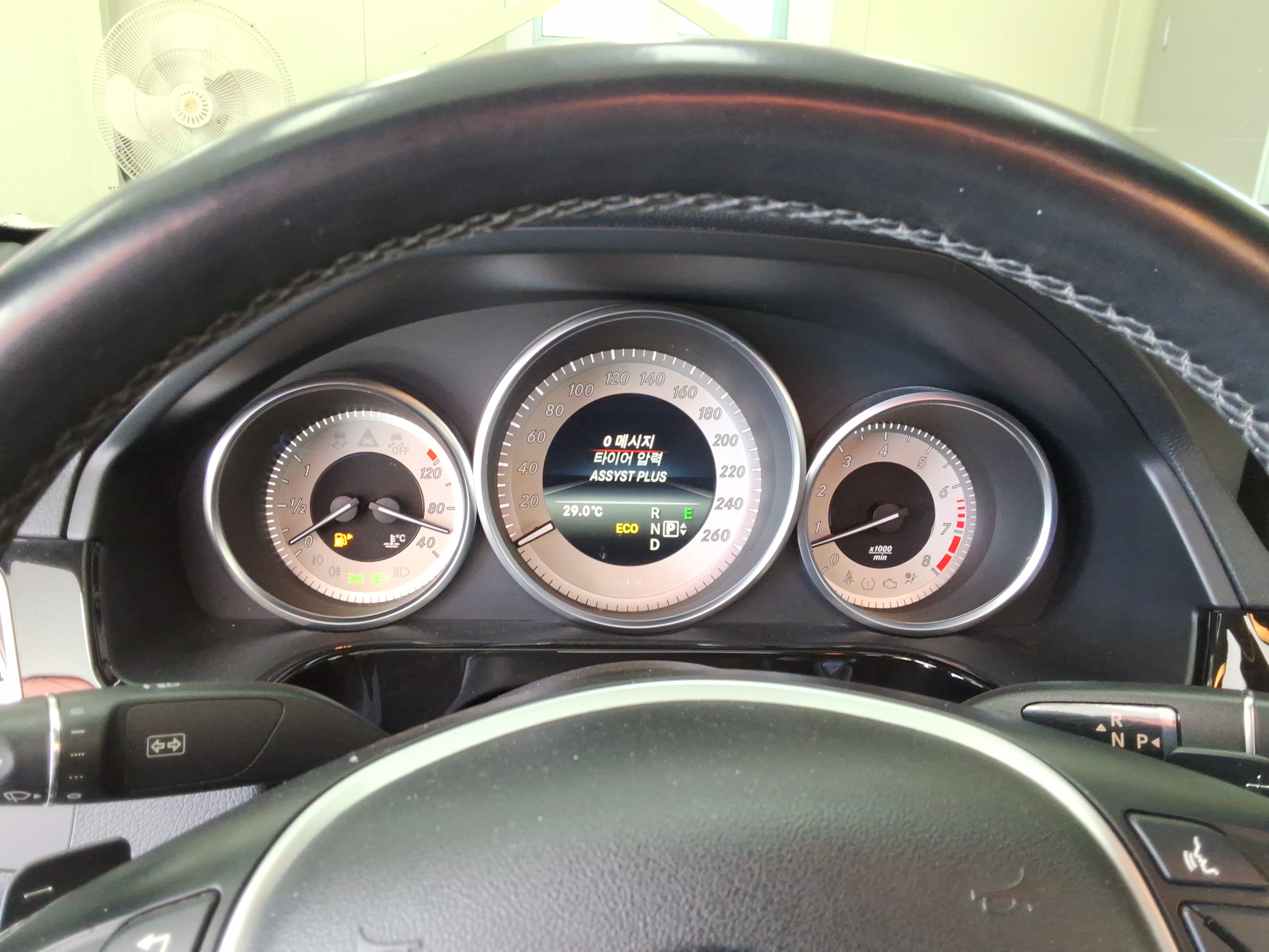 مرسيدس E-CLASS