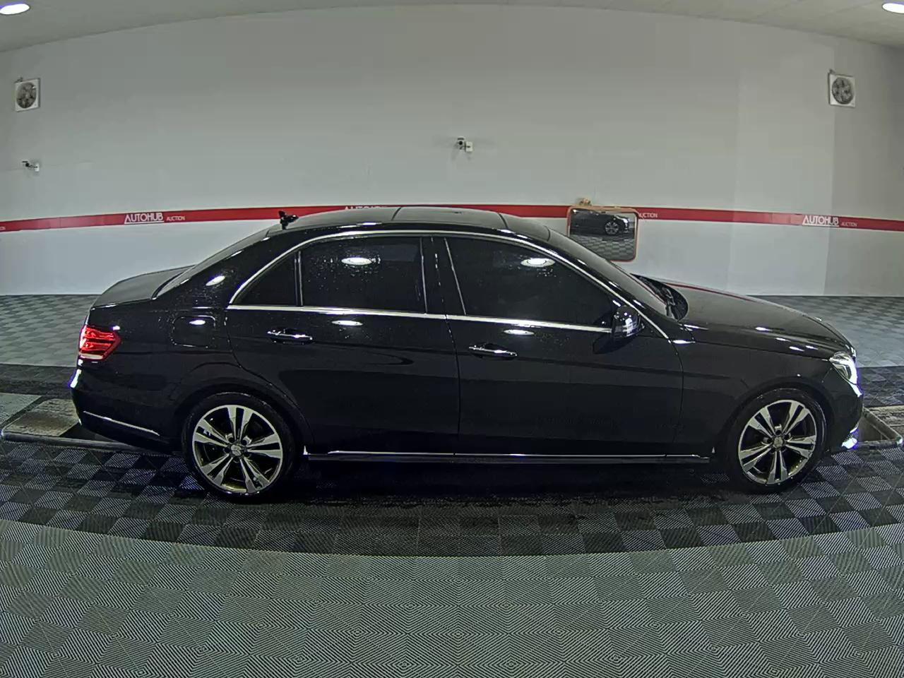 مرسيدس E-CLASS