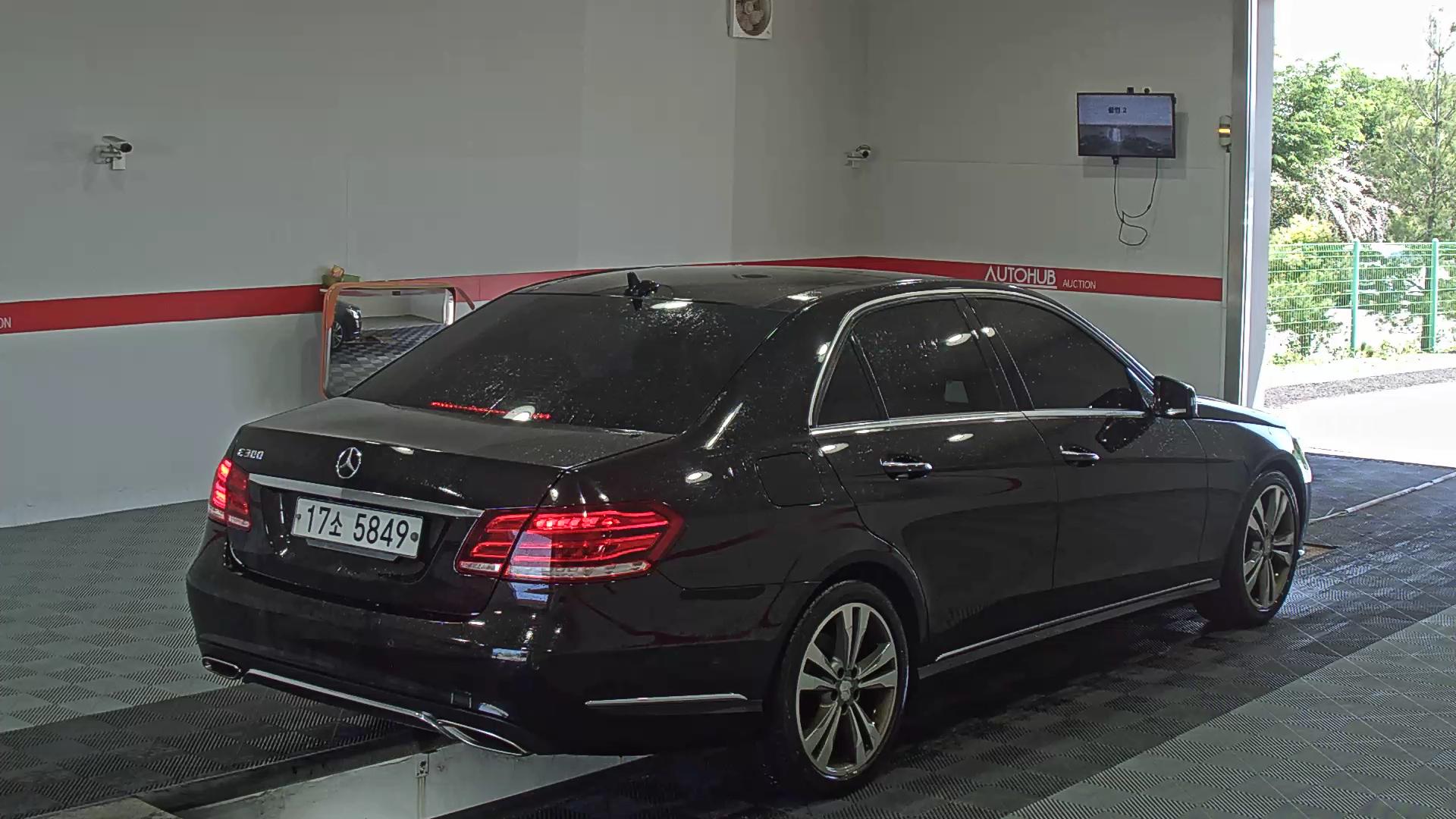 مرسيدس E-CLASS