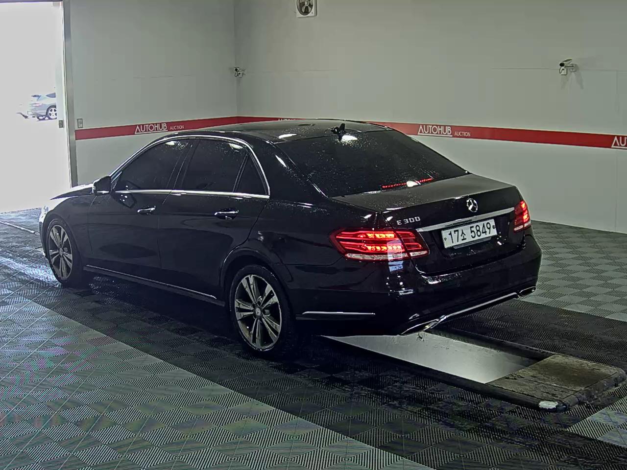 مرسيدس E-CLASS