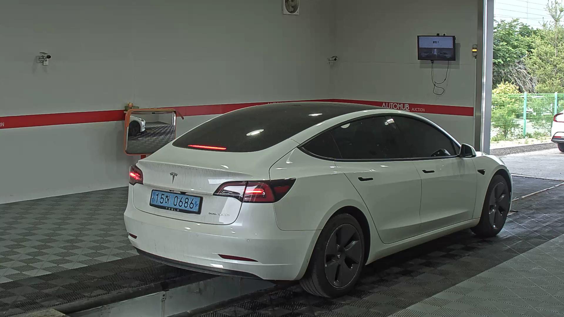 تسلا MODEL 3