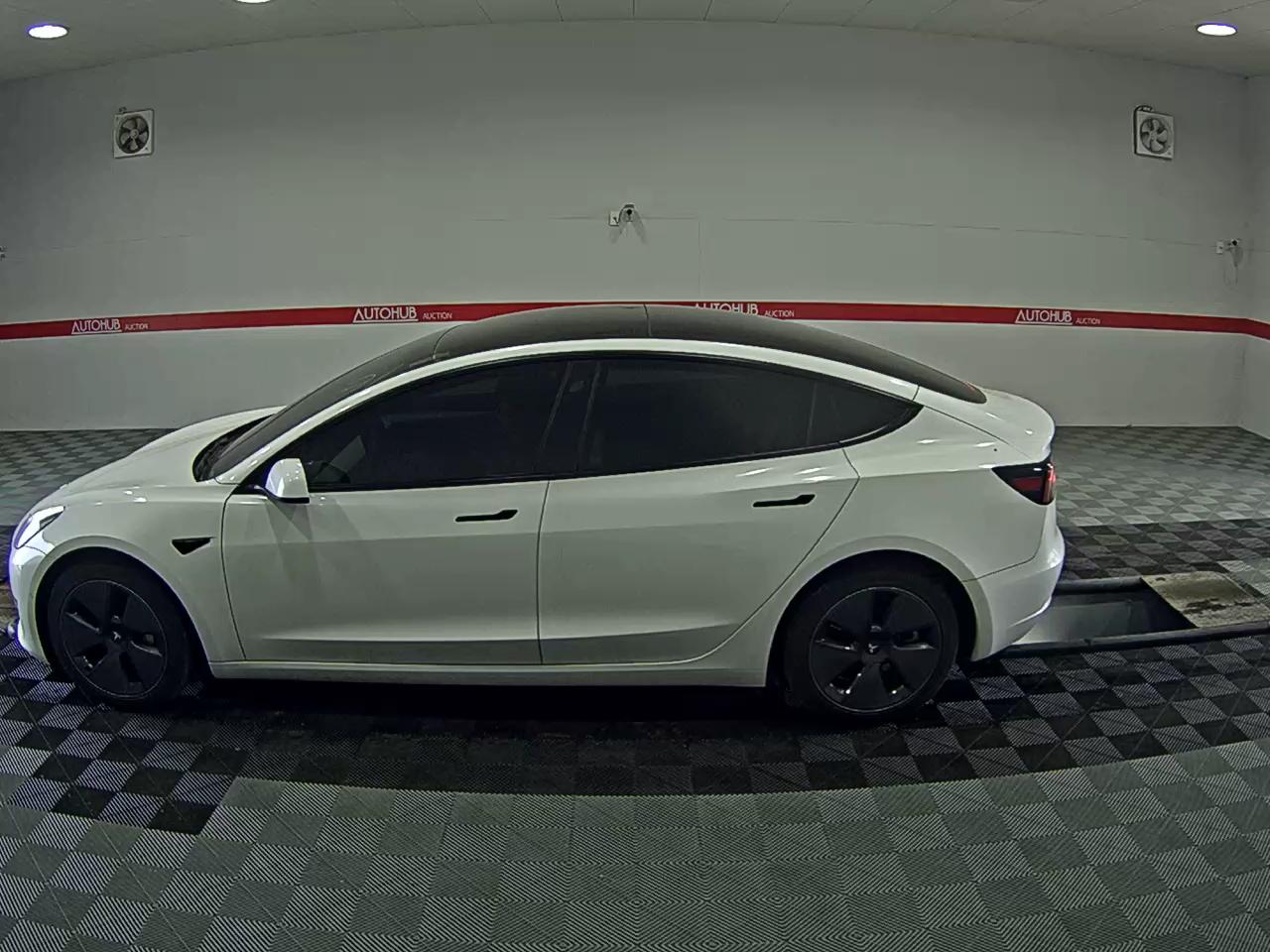 تسلا MODEL 3