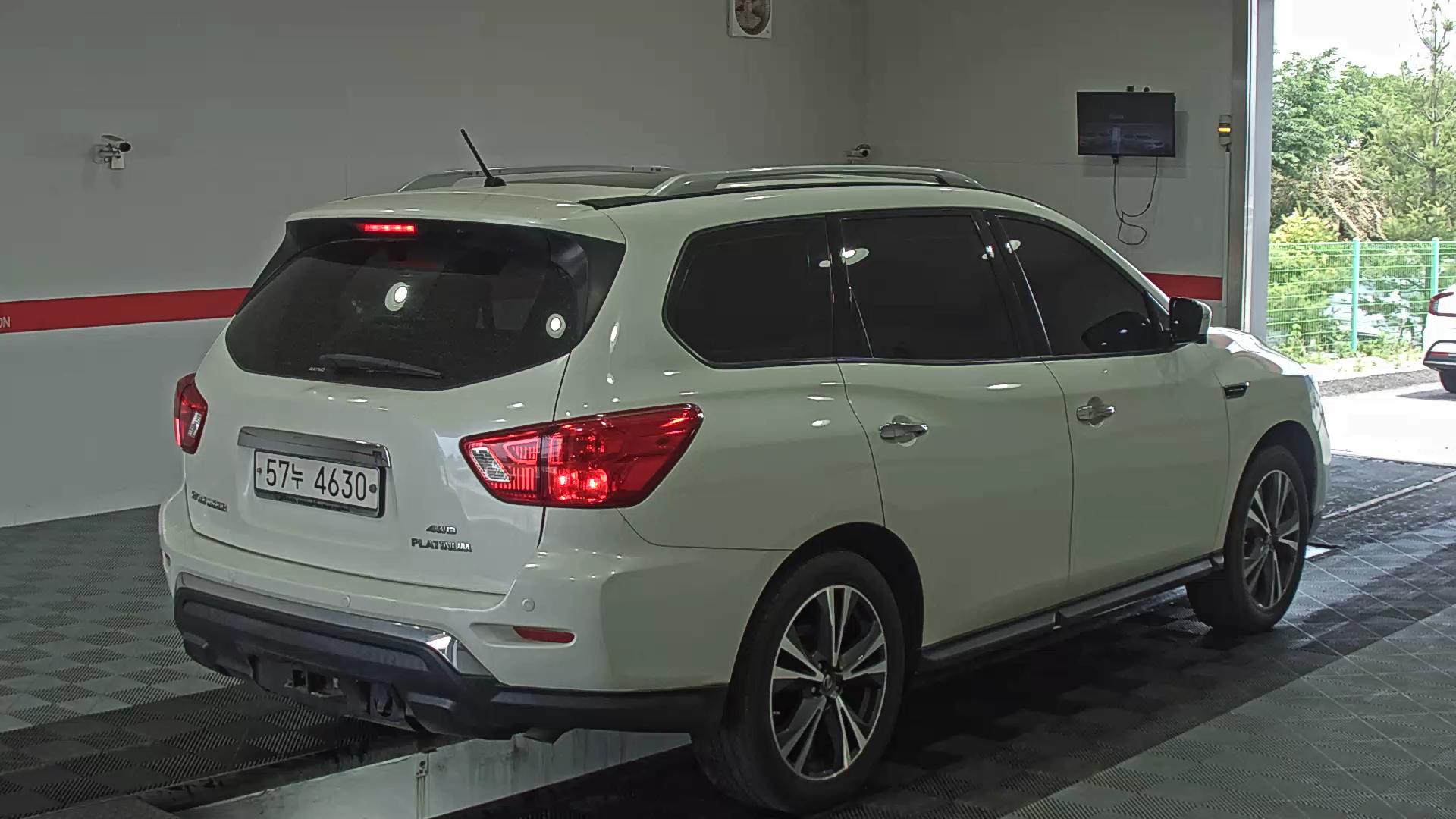 نيسان باث فايندر