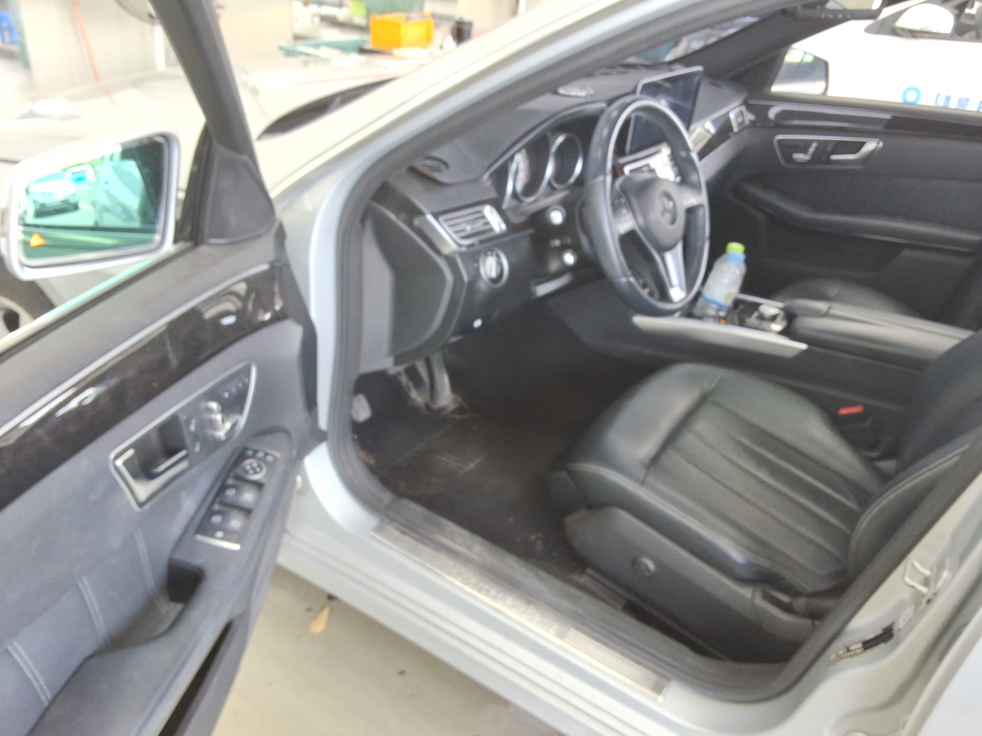 مرسيدس E-CLASS