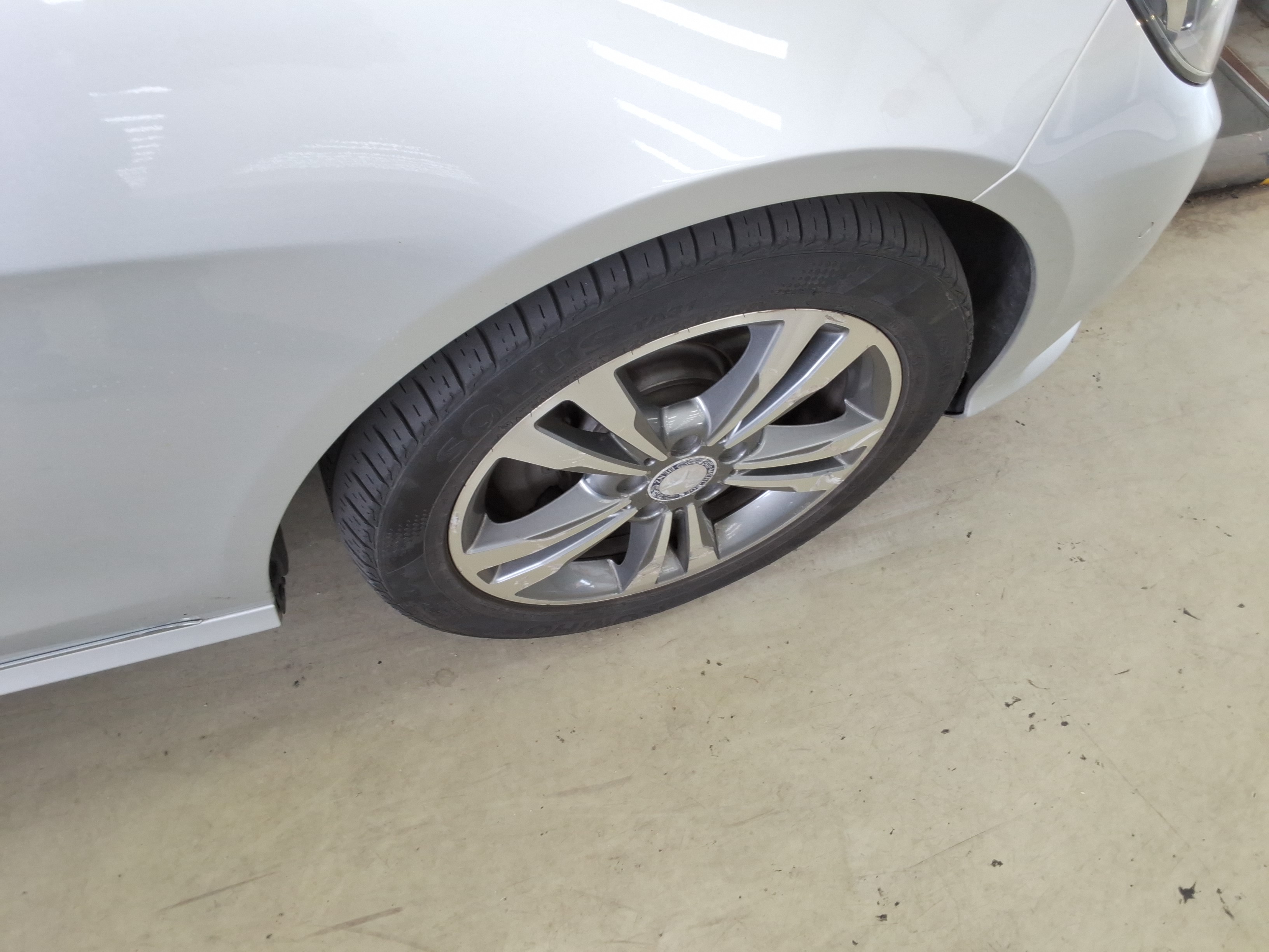 مرسيدس E-CLASS