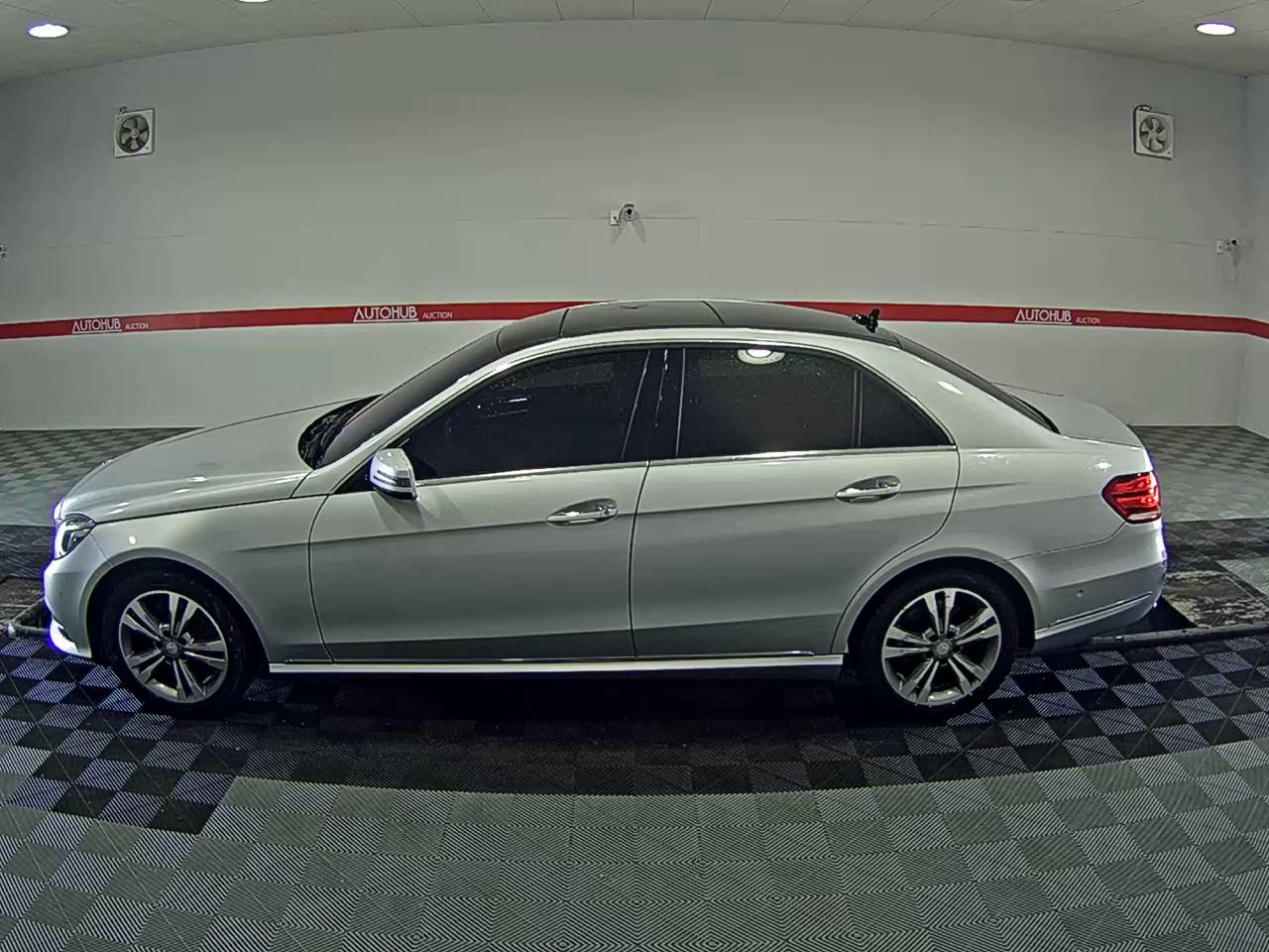 مرسيدس E-CLASS