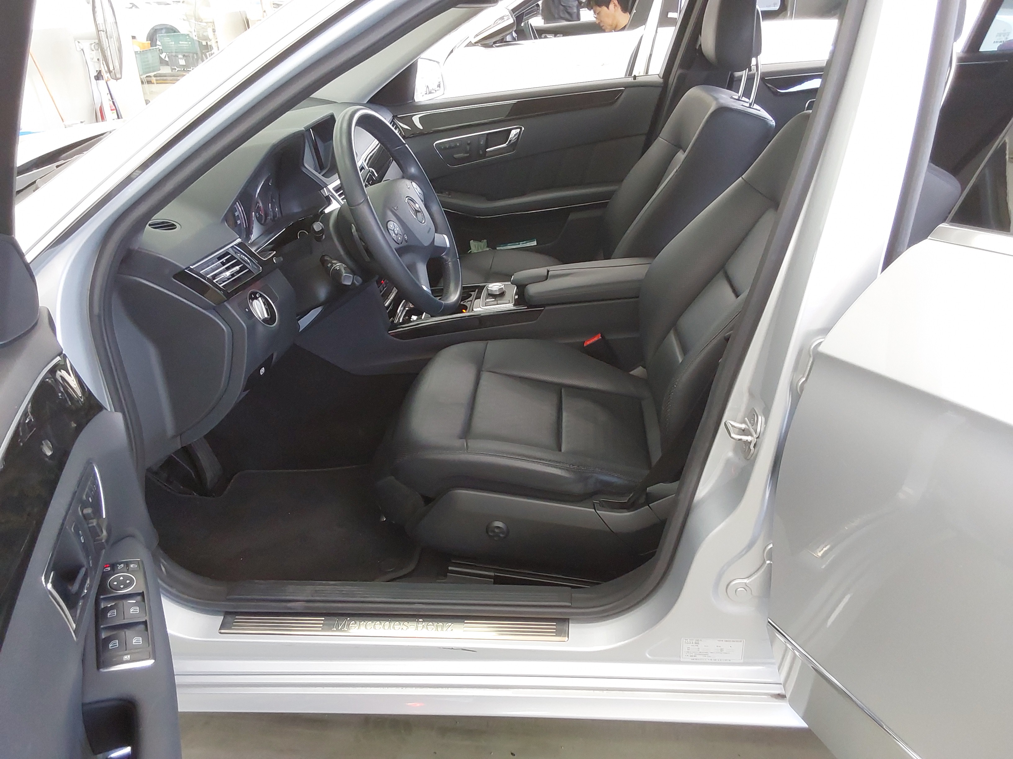 مرسيدس E-CLASS