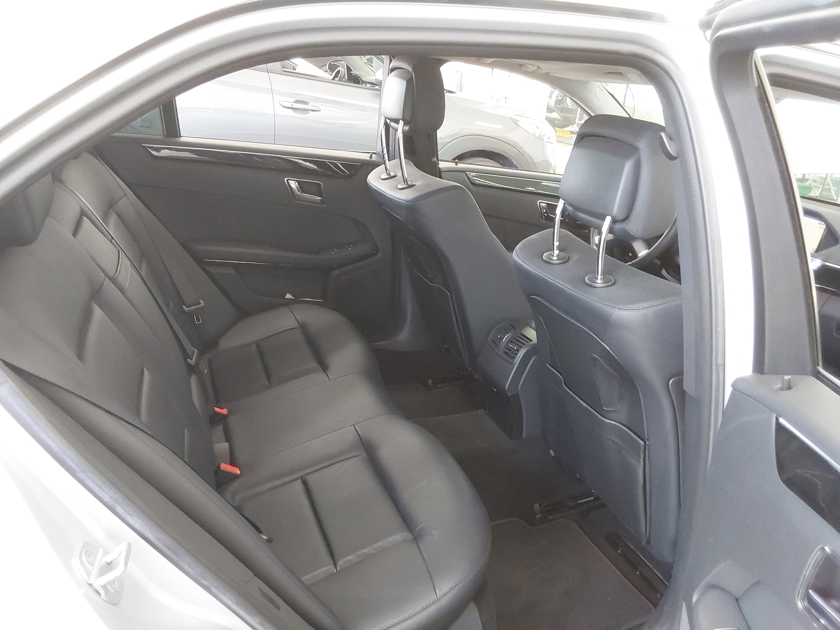 مرسيدس E-CLASS
